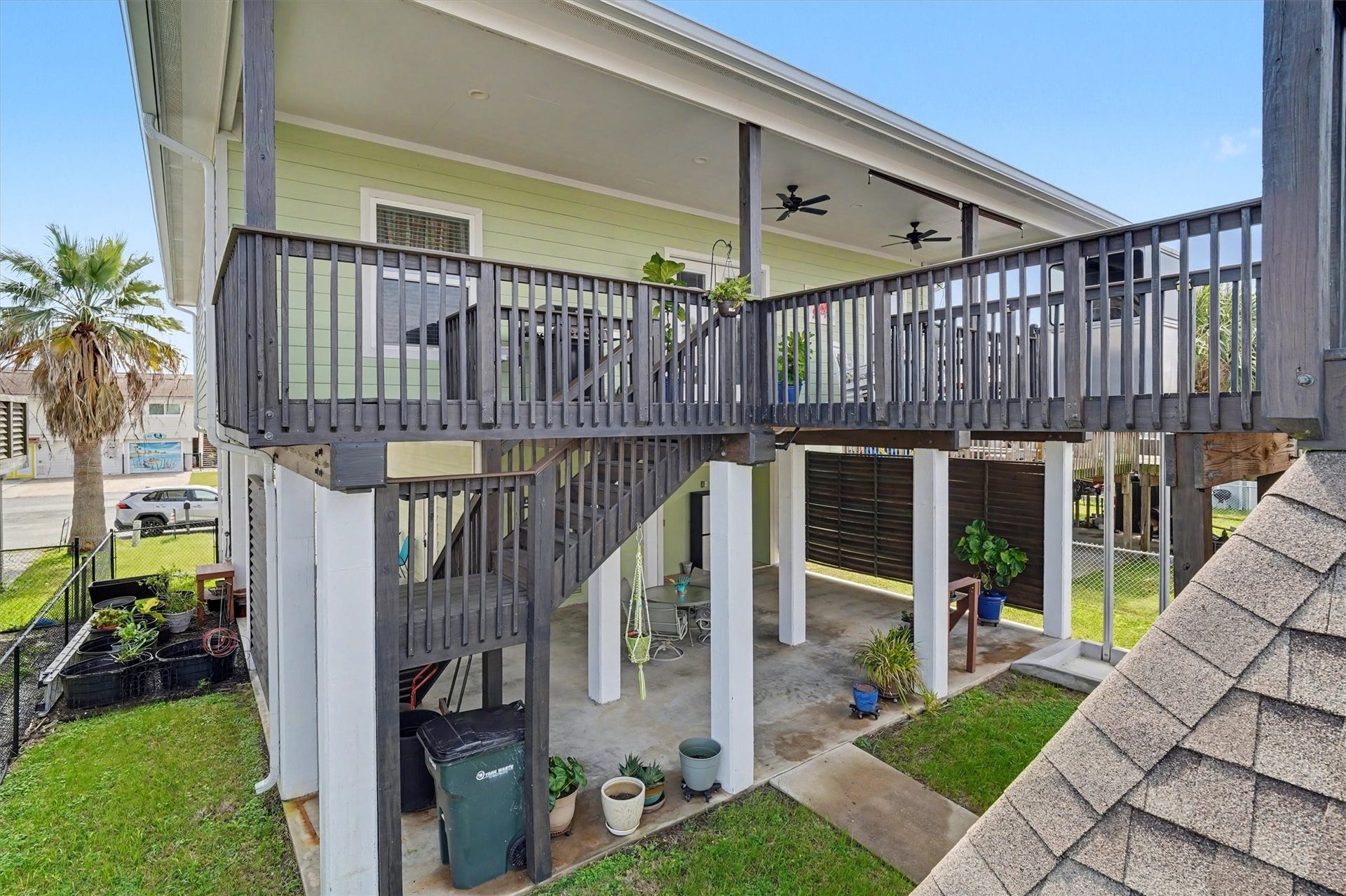 437 Pompano Street, Bayou Vista, TX 77563 Experience breathtaking sunrises and serene water views from this exceptional east-facing waterfront home. Designed to capture natural light and the beauty of its surroundings, this residence offers a seamless blend of luxury, comfort, and coastal charm