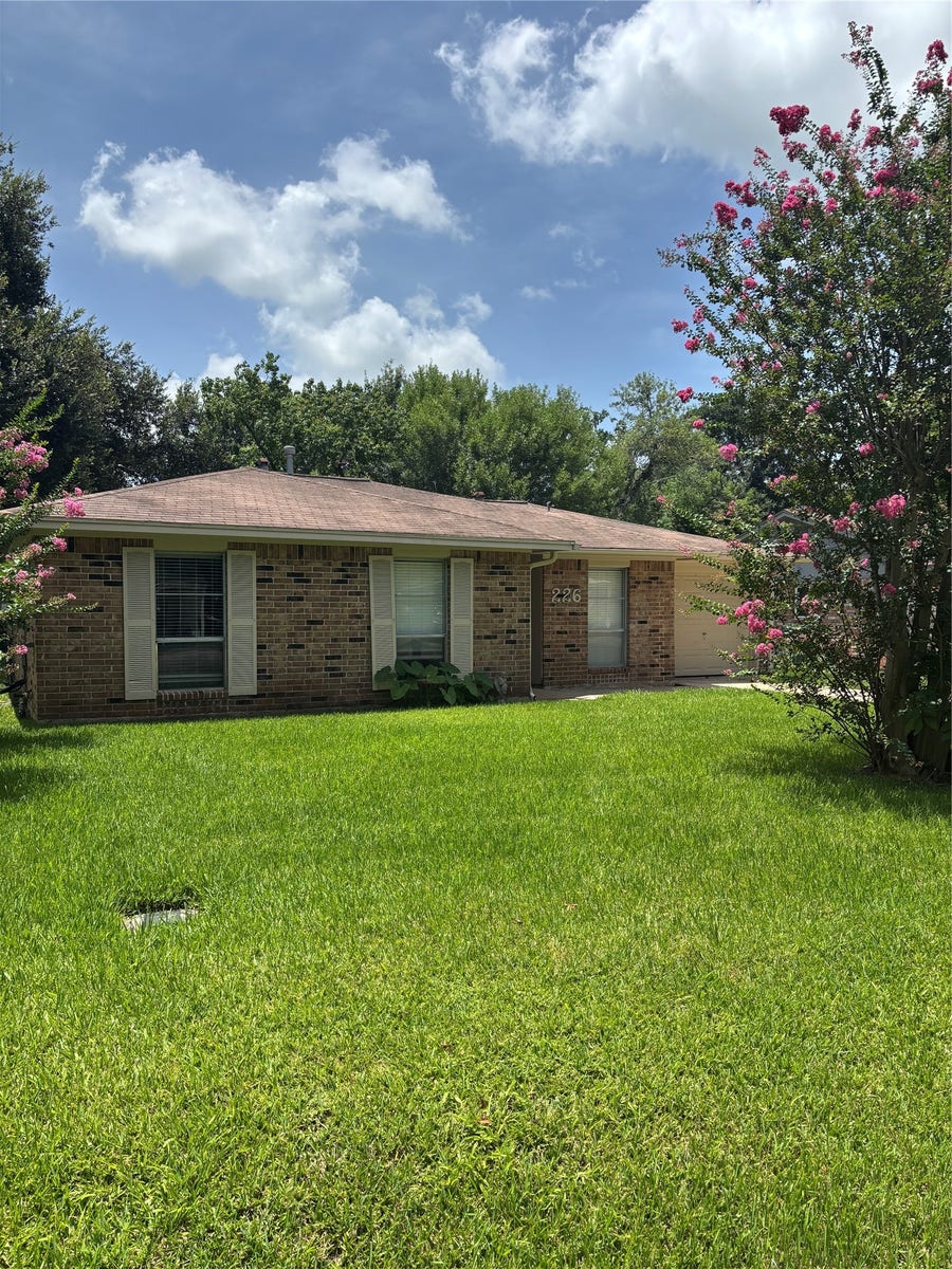 Property photo for 226 E Dumble Street, Alvin, TX