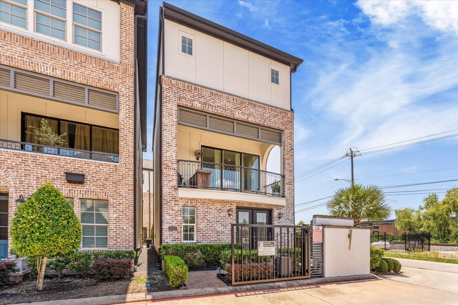 Property photo for 2602 Cottage Grove Green Drive, Houston, TX
