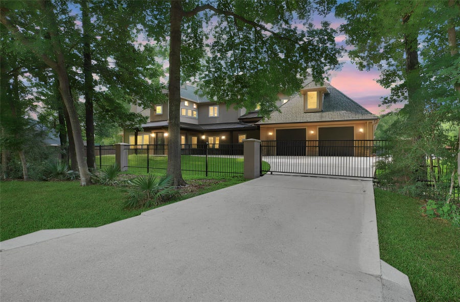 Property photo for 2401 Conastoga Court, Conroe, TX