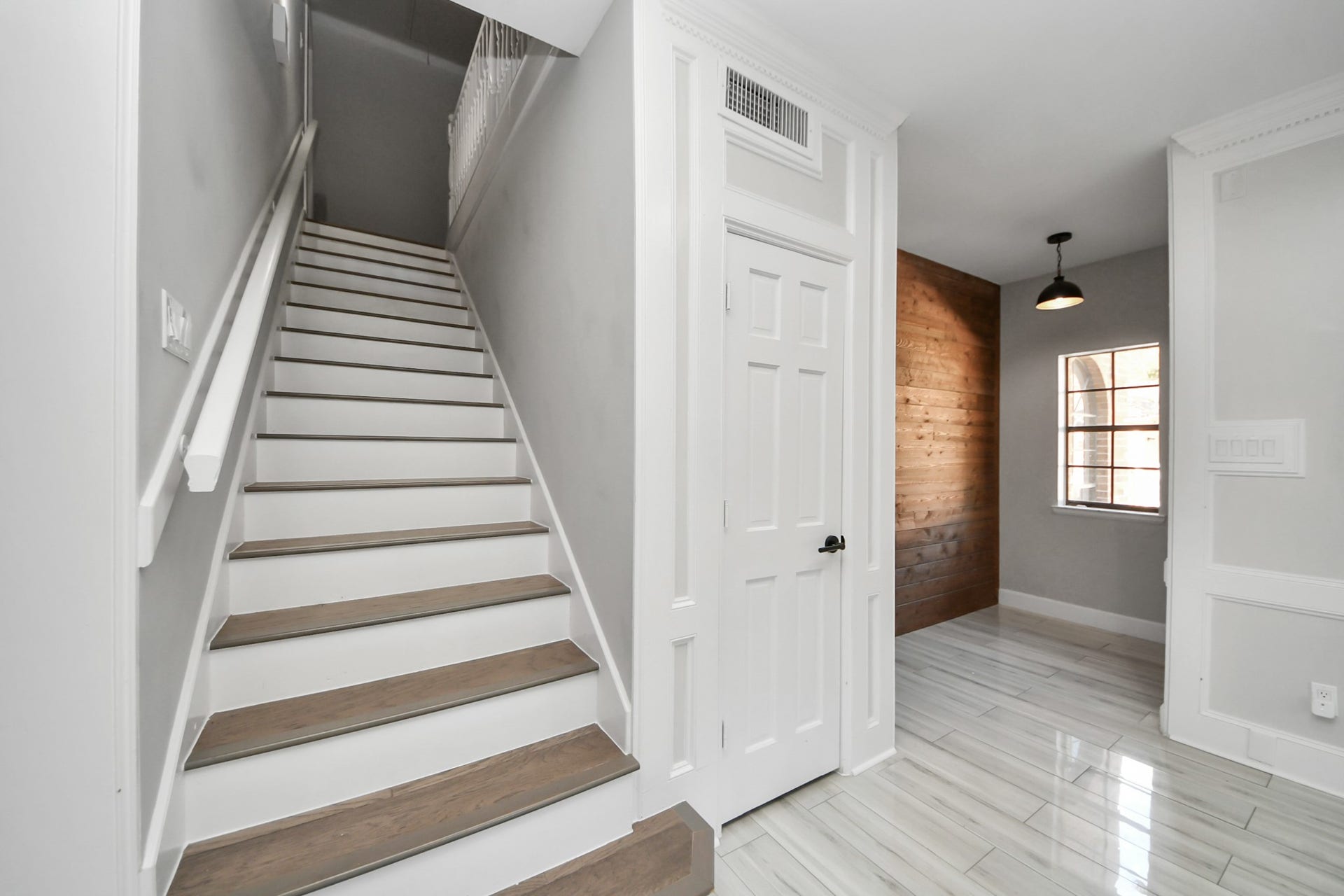 24 Hornsilver Place, The Woodlands, TX 77381 24 Hornsilver Place, The Woodlands, TX 77381
