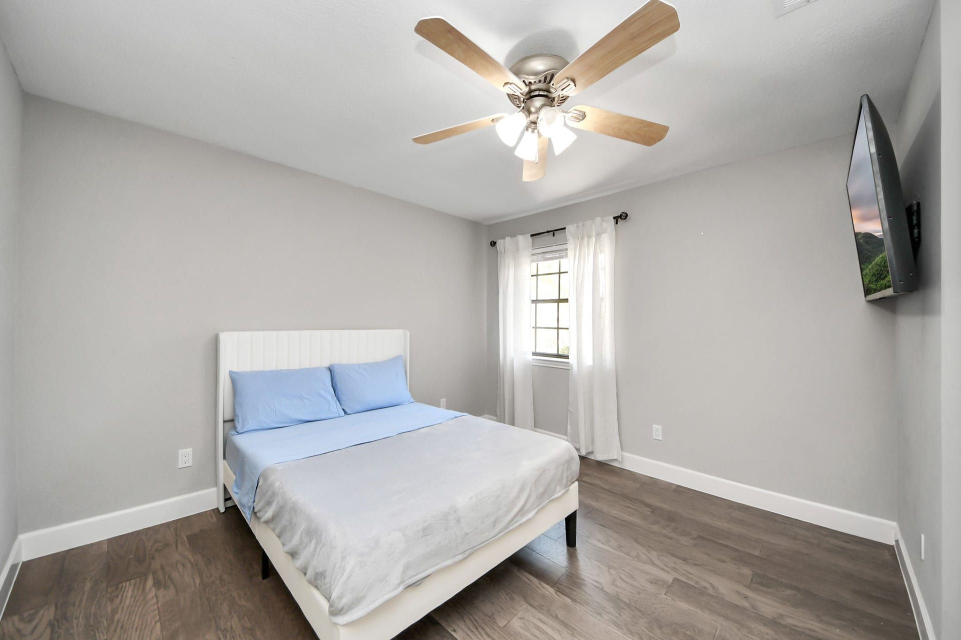 24 Hornsilver Place, The Woodlands, TX 77381 Secondary Bedroom #4
