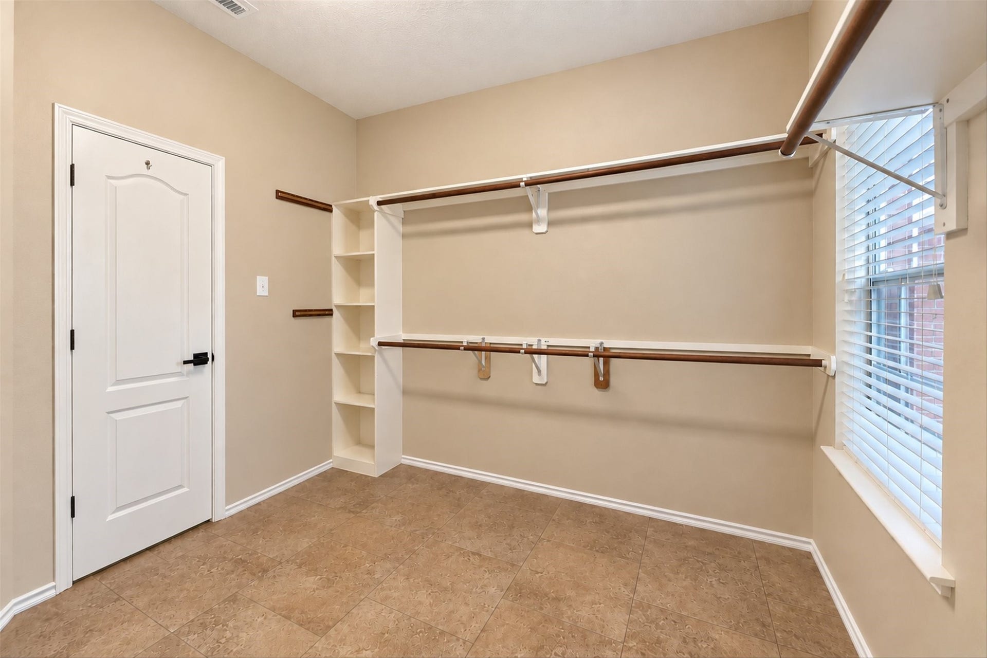 11707 River Vine Court, Tomball, TX 77377 Large Primary closet