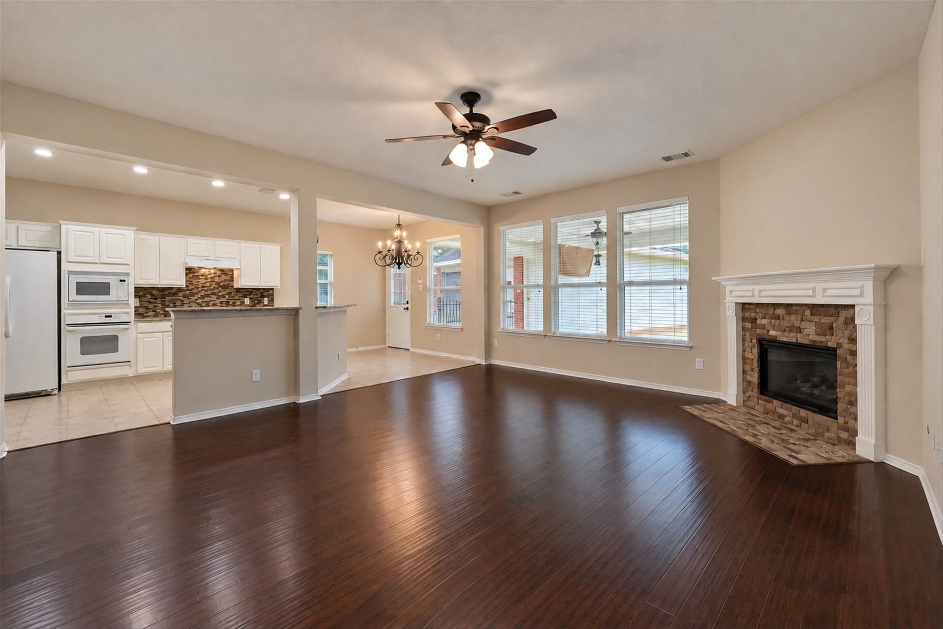 11707 River Vine Court, Tomball, TX 77377 11707 River Vine Court, Tomball, TX 77377