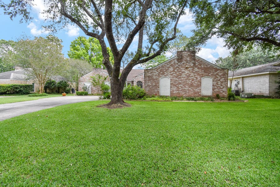 Property photo for 3419 Crow Valley Drive, Missouri City, TX