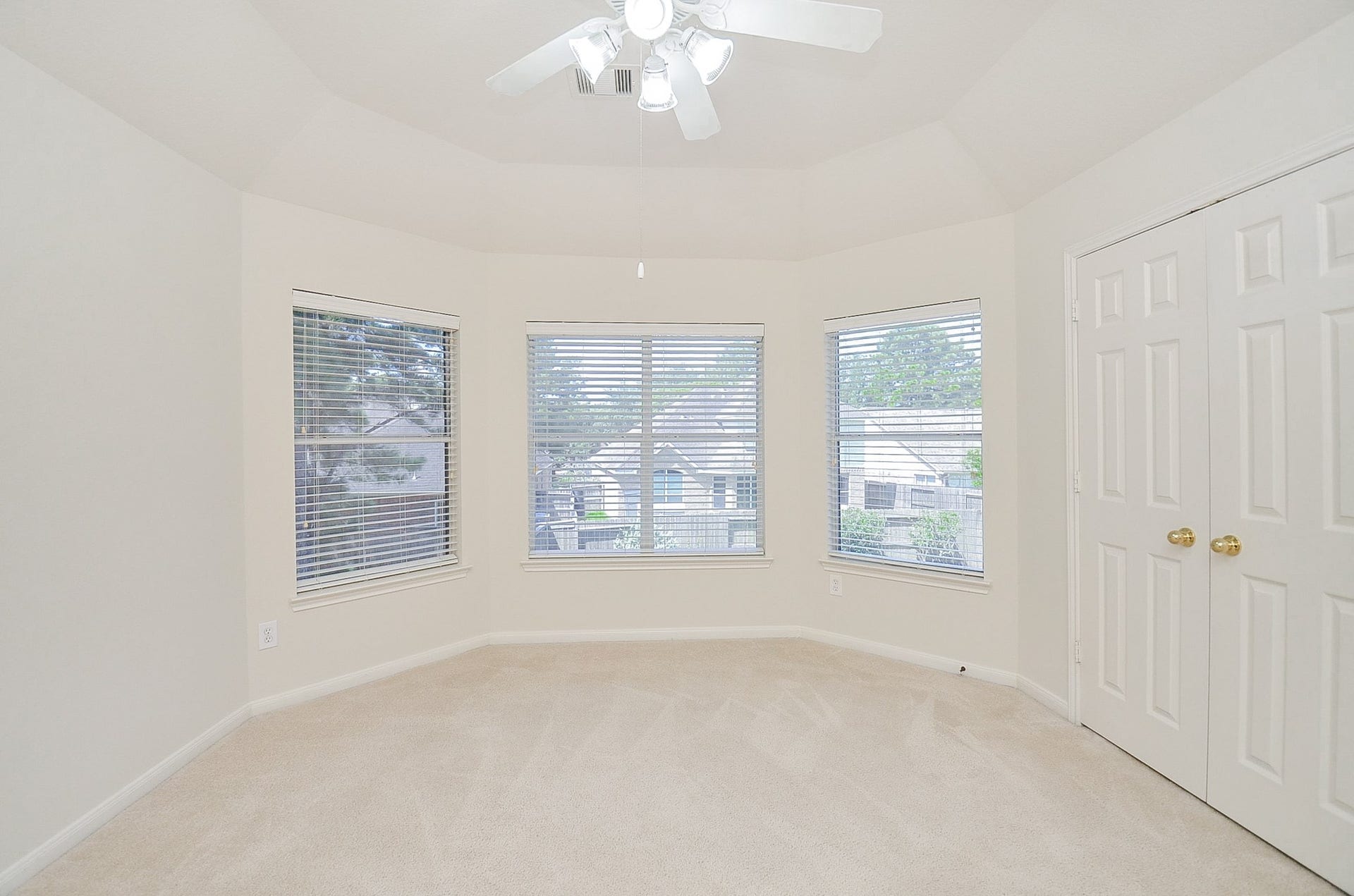 4746 Autumn Orchard Lane, Katy, TX 77494 Cozy second bedroom one with clean lines and a tranquil vibe.