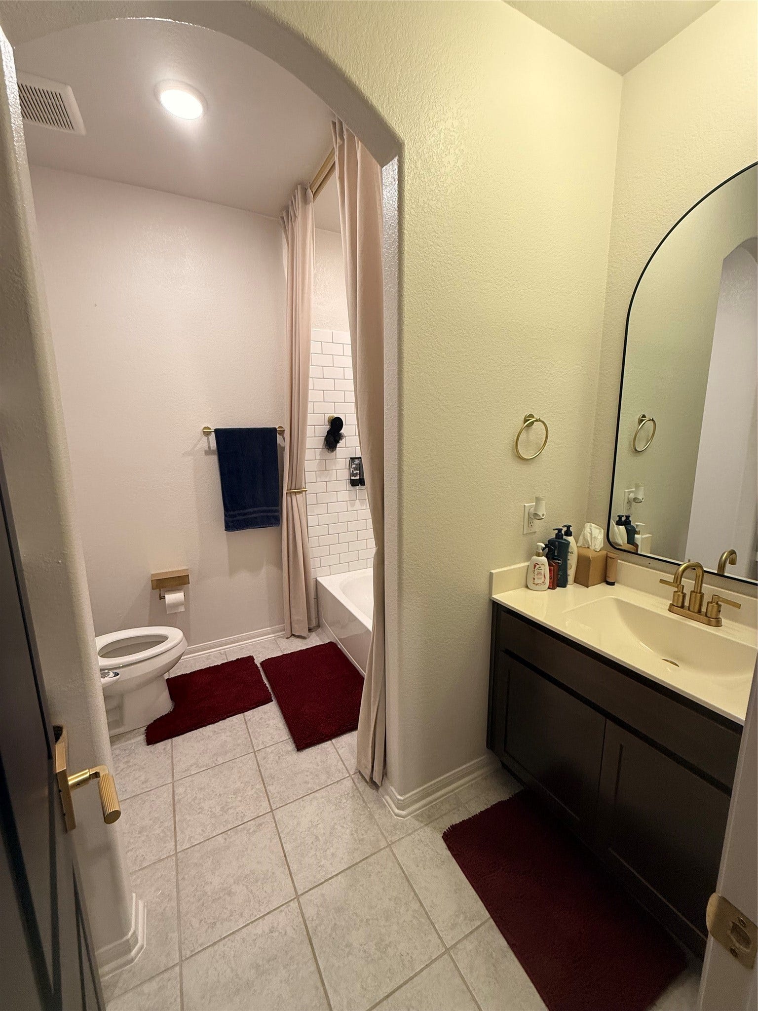 23609 Zinfandel Drive, Alvin, TX 77511 Bathroom