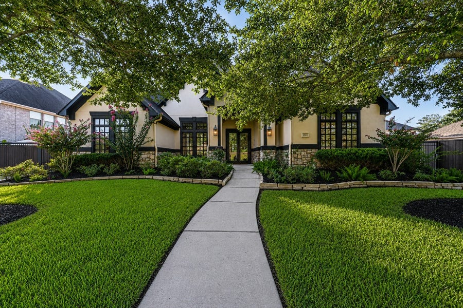 Property photo for 1321 Stoney Lake Drive, Friendswood, TX