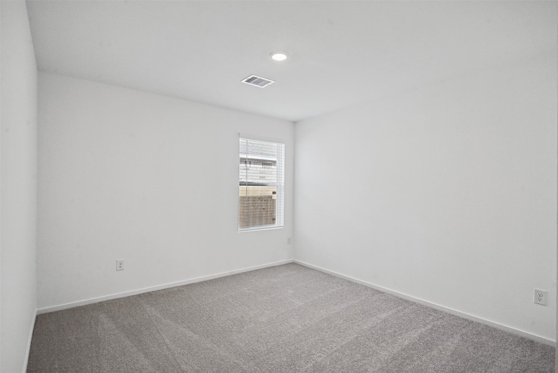 1718 Primrose Pointe Drive, Crosby, TX 77532 Another flexible bedroom offering a quiet place to unwind, with natural light and plenty of potential to create a space that feels entirely your own.