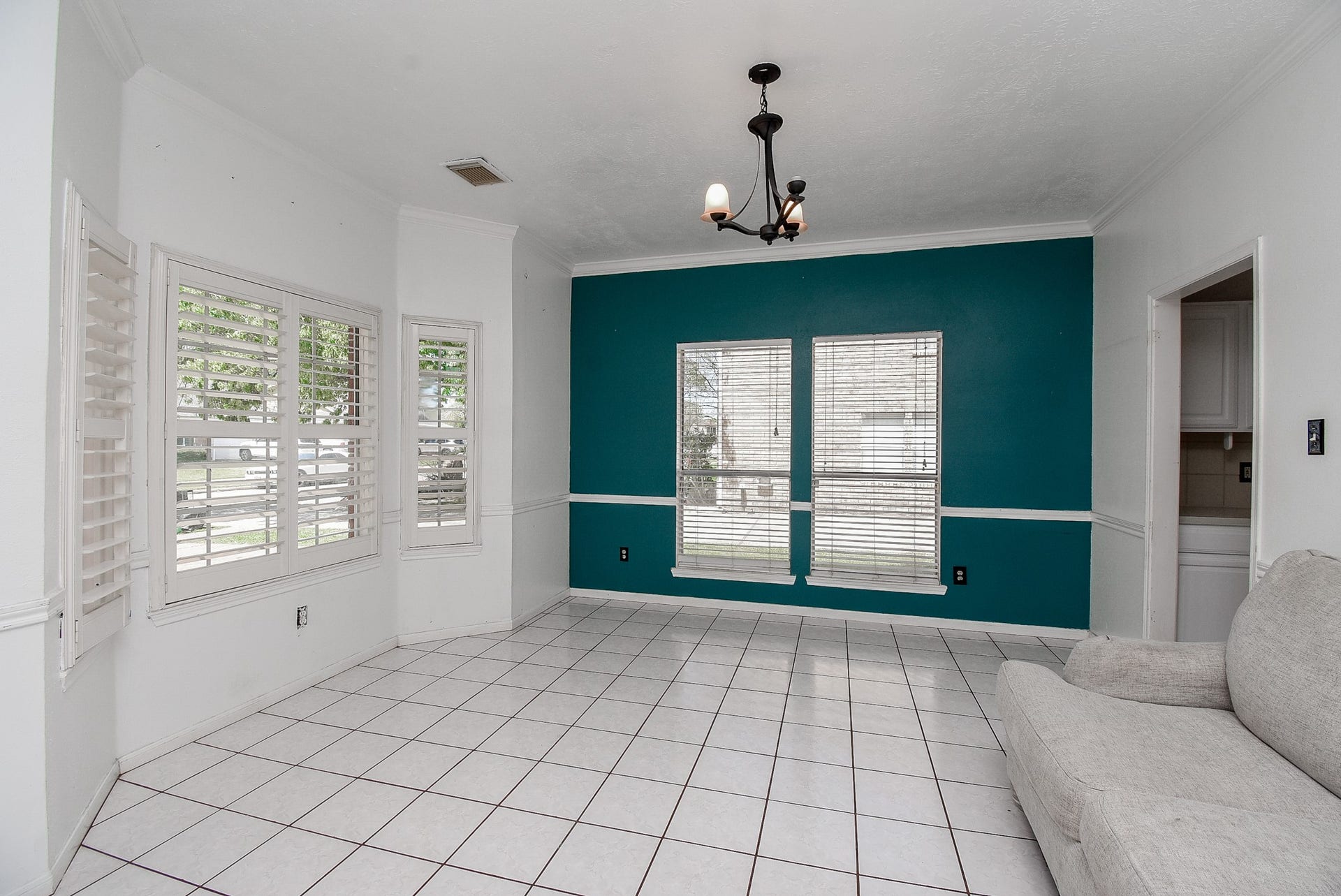 4311 Glen Avon Drive, Pasadena, TX 77505 Formal Dining