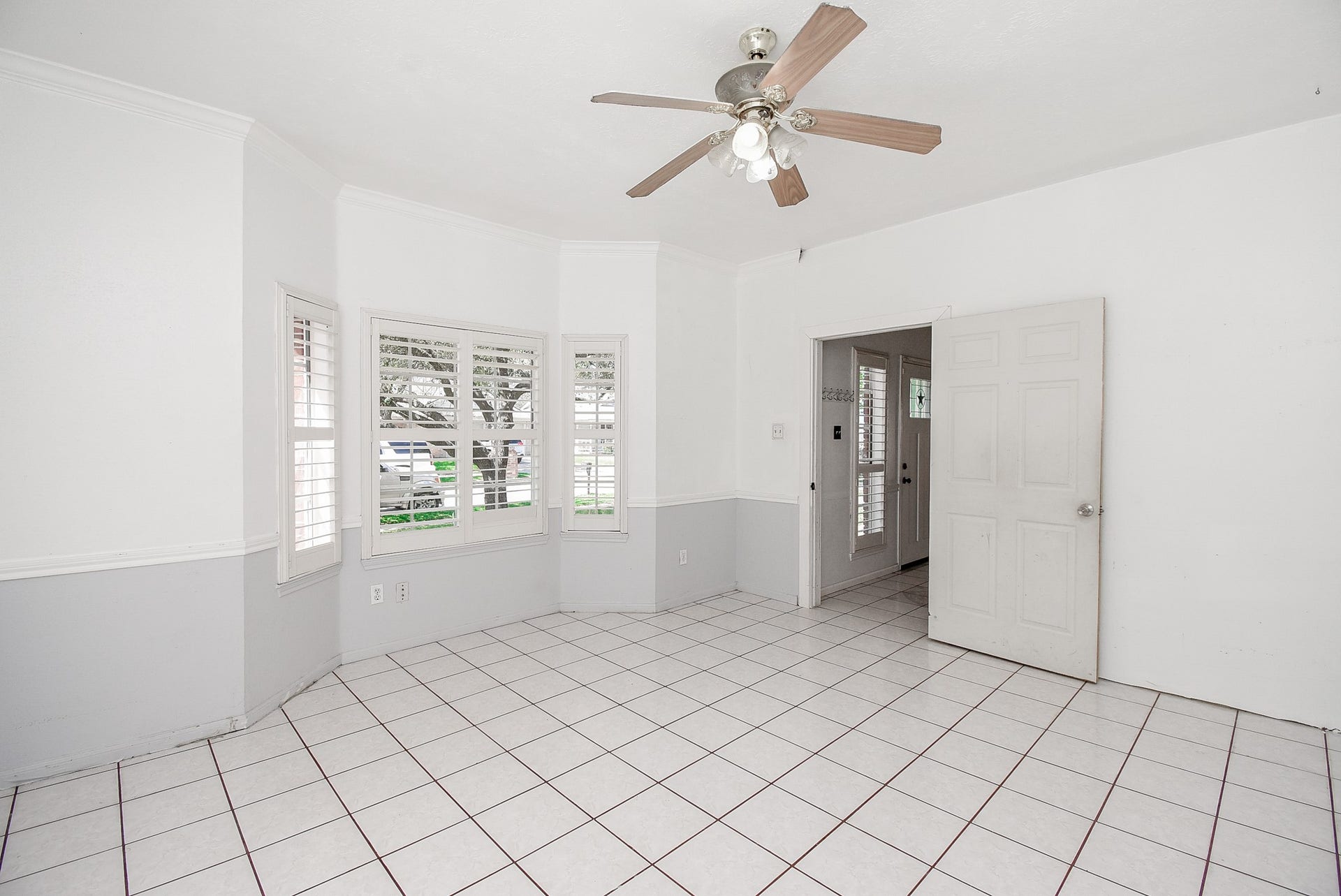 4311 Glen Avon Drive, Pasadena, TX 77505 Home Office/Study