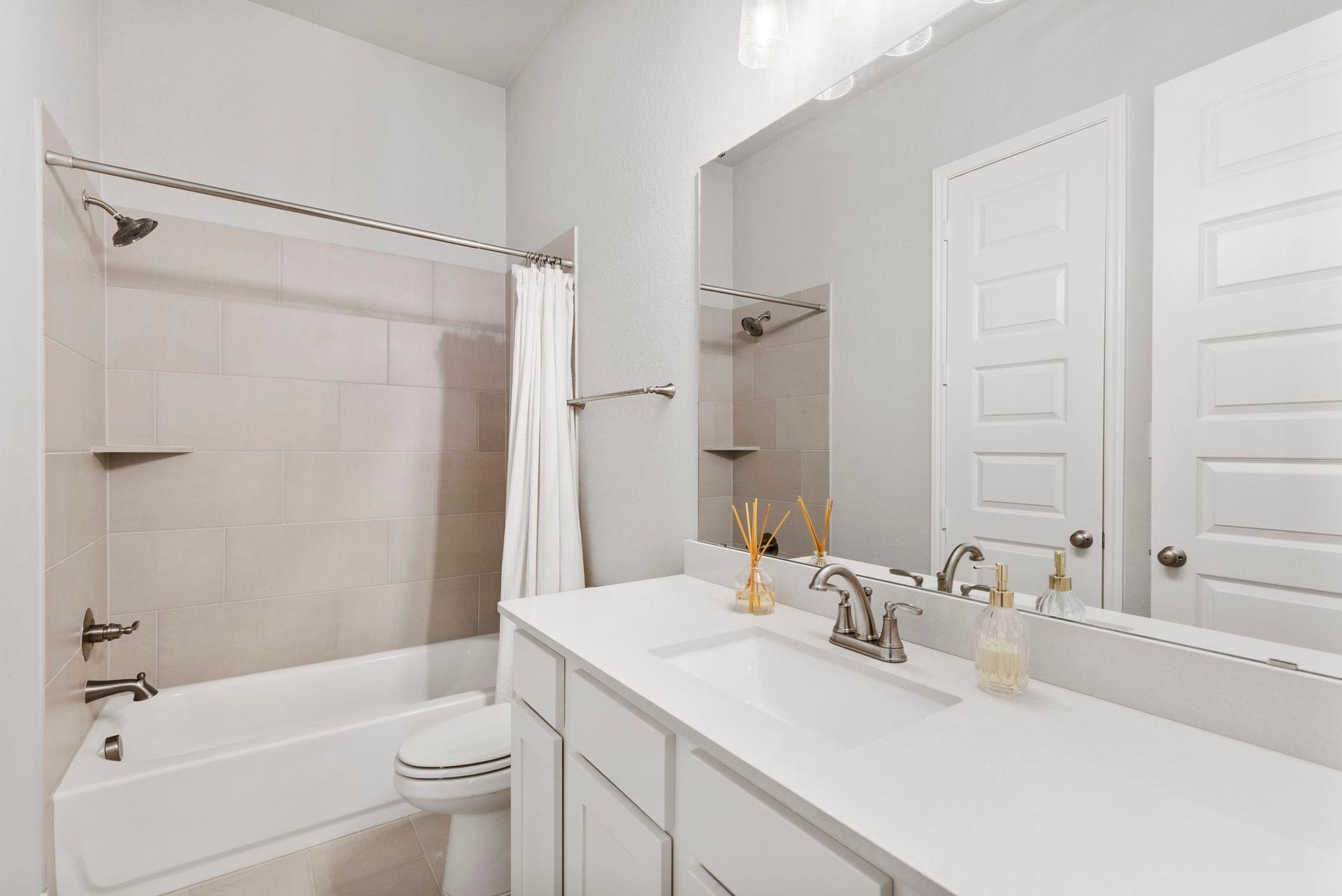 28309 Sterling Oak Drive, Spring, TX 77386 28309 Sterling Oak Drive, Spring, TX 77386