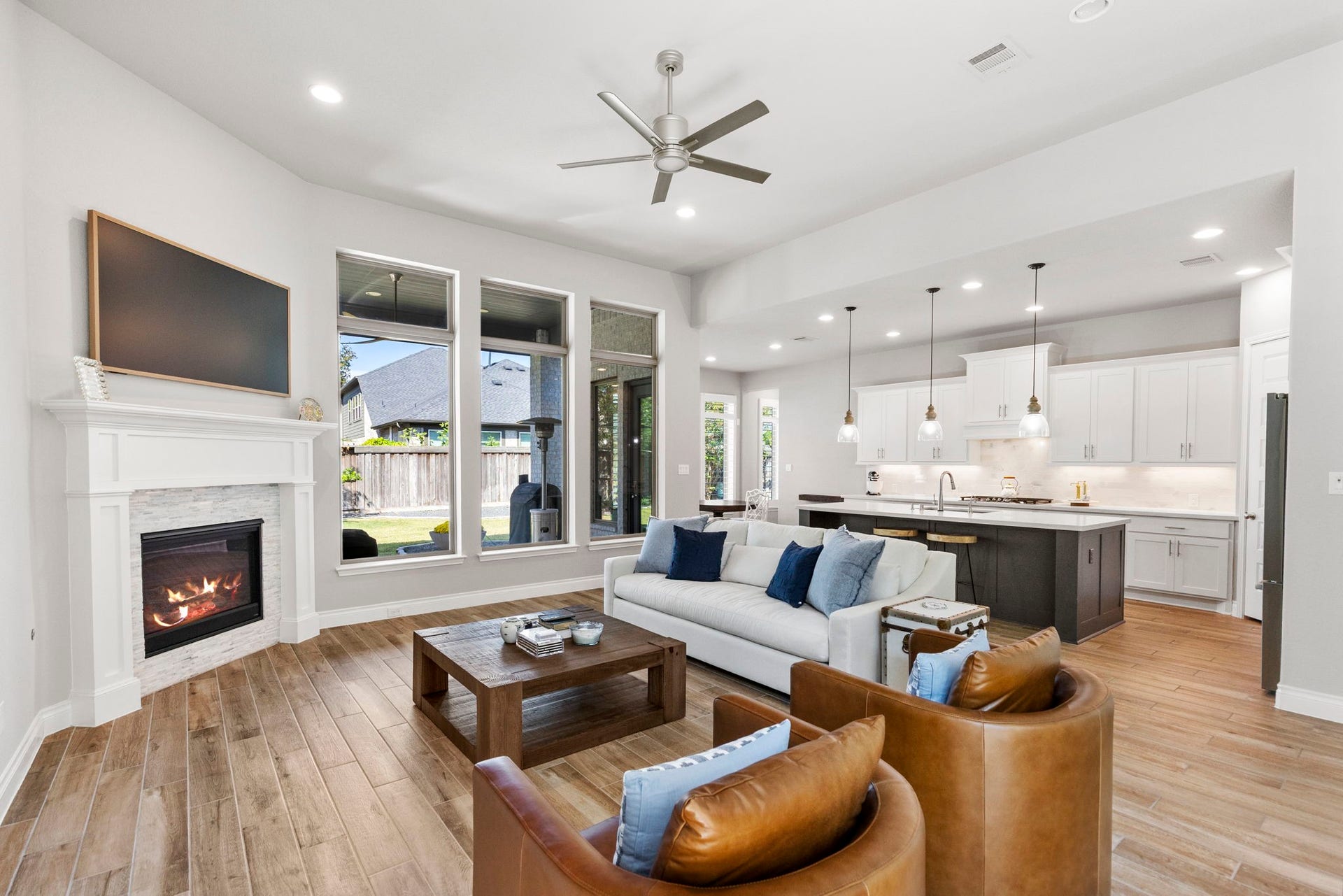 28309 Sterling Oak Drive, Spring, TX 77386 Living room flooded with natural light