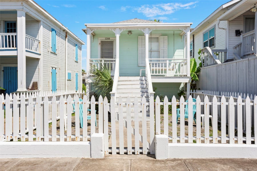Property photo for 1208 Ursuline St Street, Galveston, TX