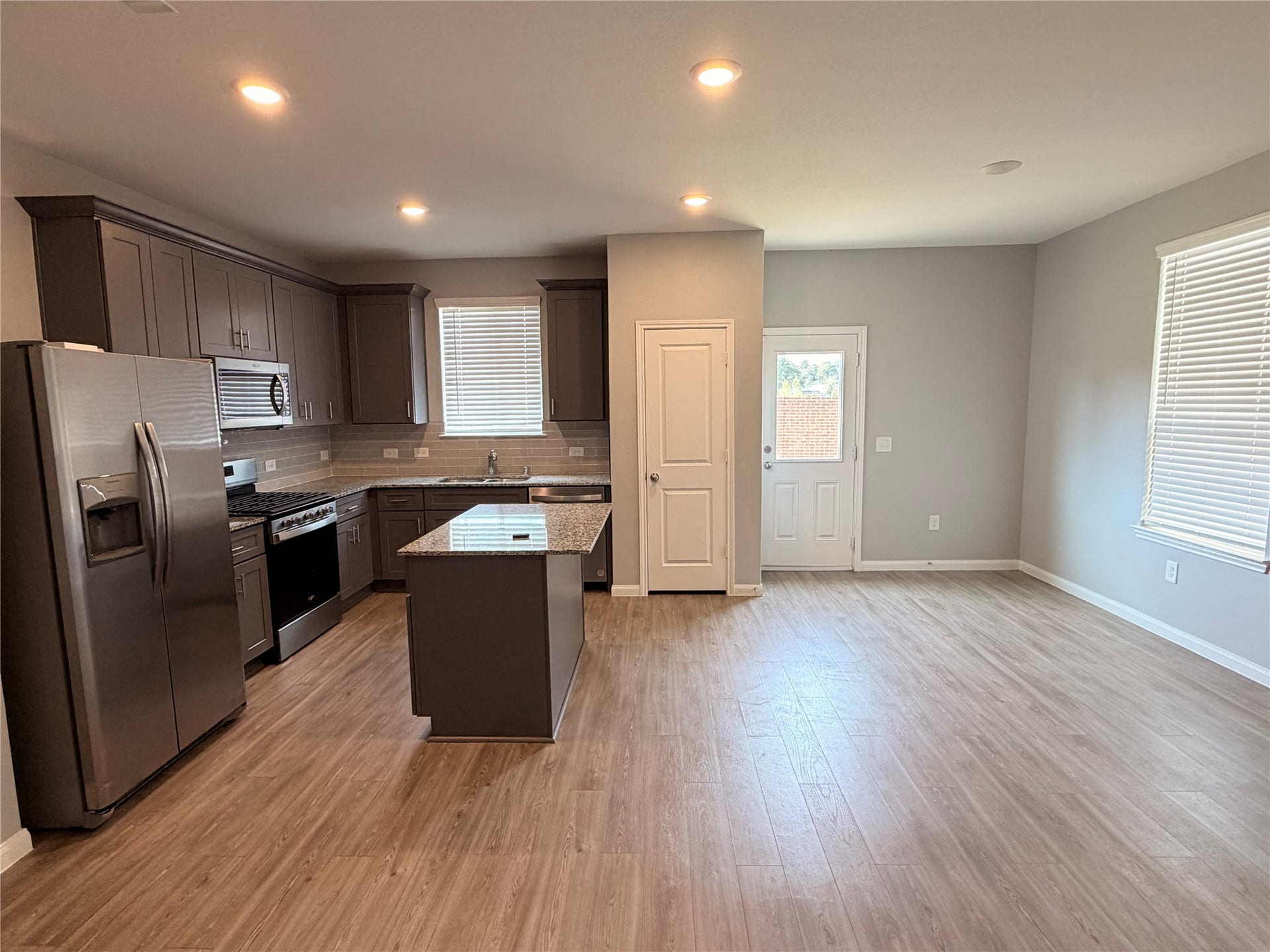 25619 Balsamroot Drive, Magnolia, TX 77355