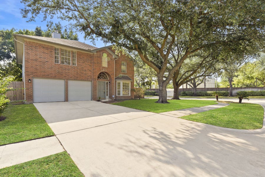Property photo for 4911 Silver Fox Drive, Houston, TX