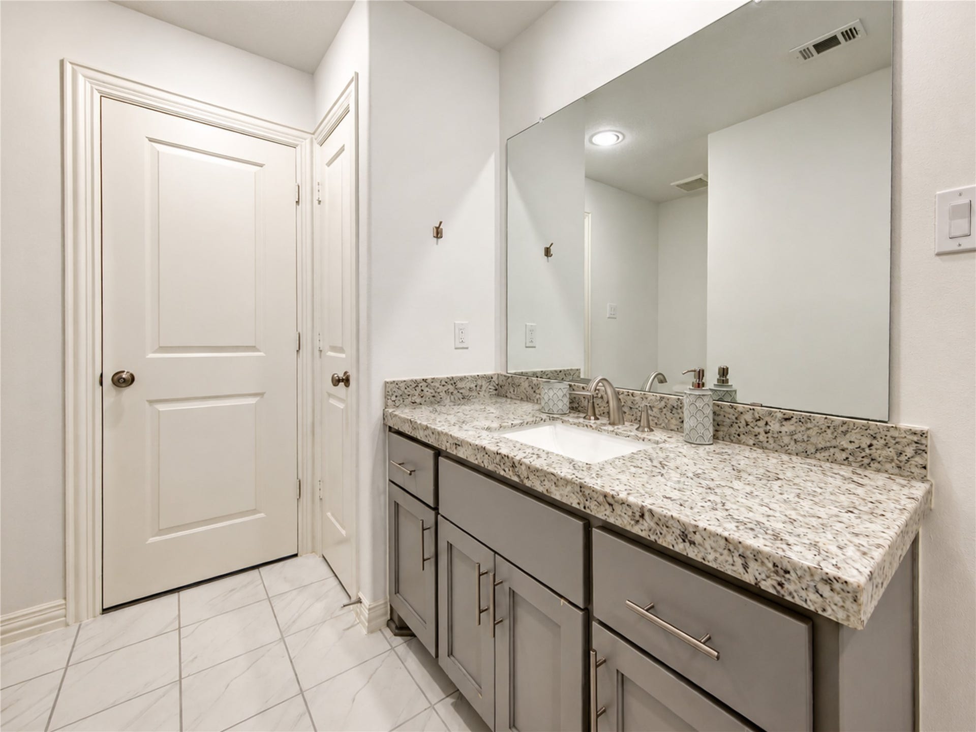 13605 Teal Bluff Lane, Houston, TX 77077