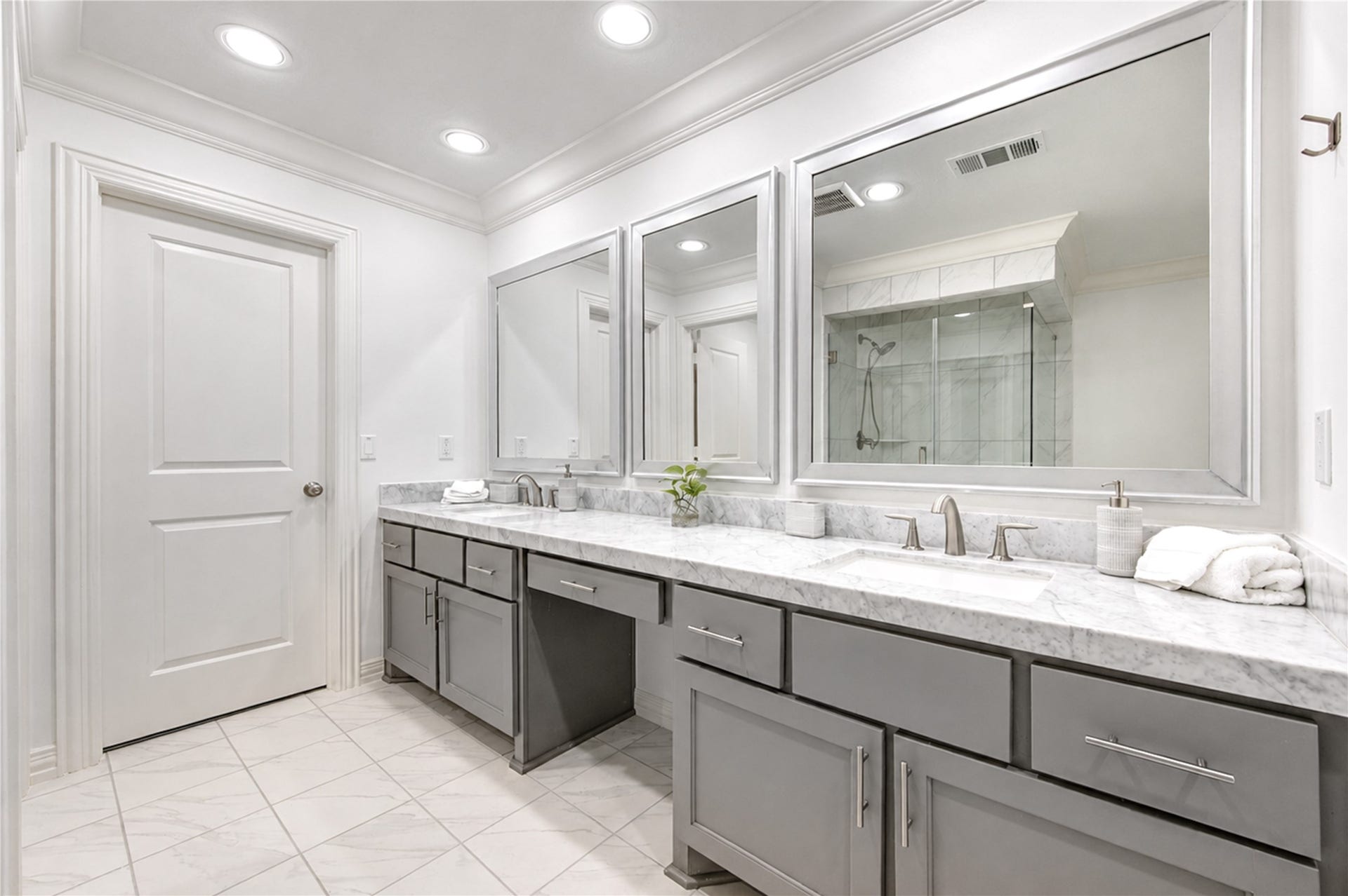 13605 Teal Bluff Lane, Houston, TX 77077