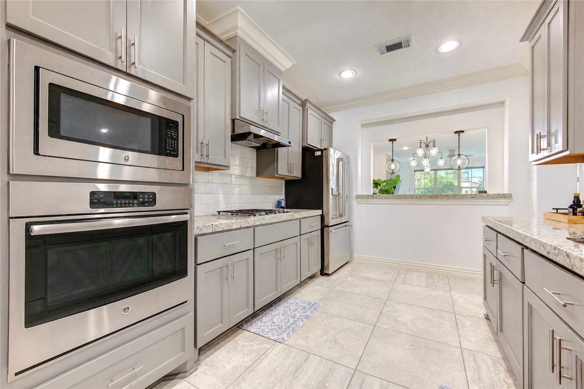 13605 Teal Bluff Lane, Houston, TX 77077