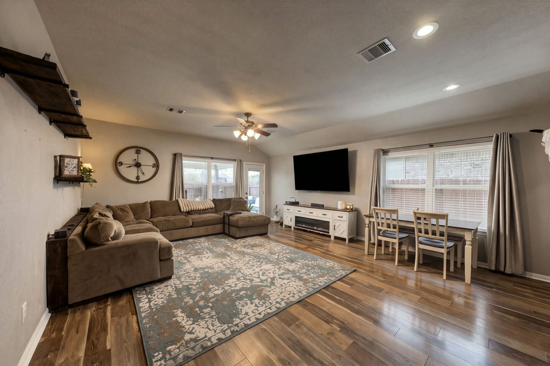 336 Country Crossing Circle, Magnolia, TX 77354 336 Country Crossing Circle, Magnolia, TX 77354