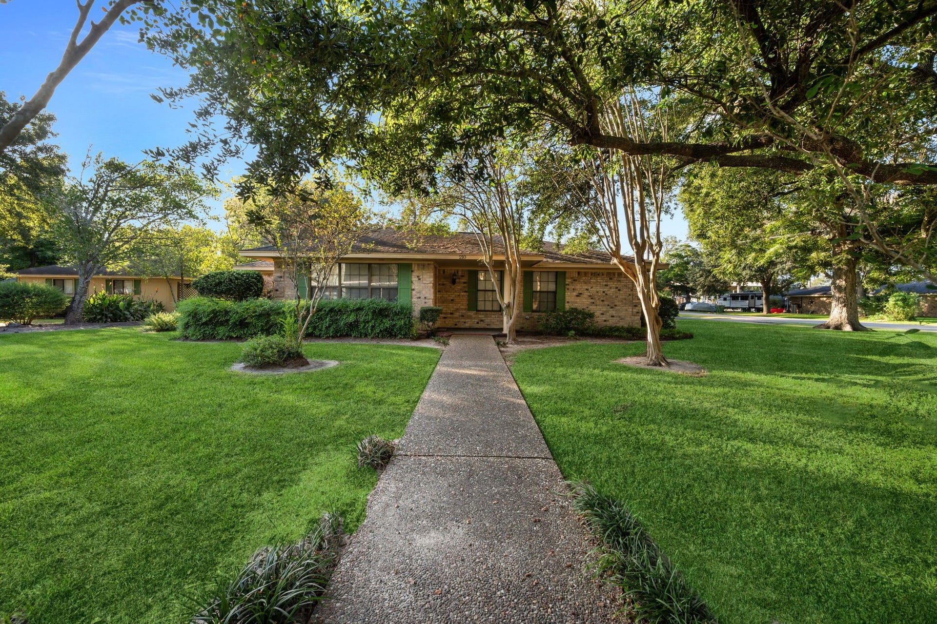 210 E Waring Street, Dayton, TX 77535 Front facing E Waring St