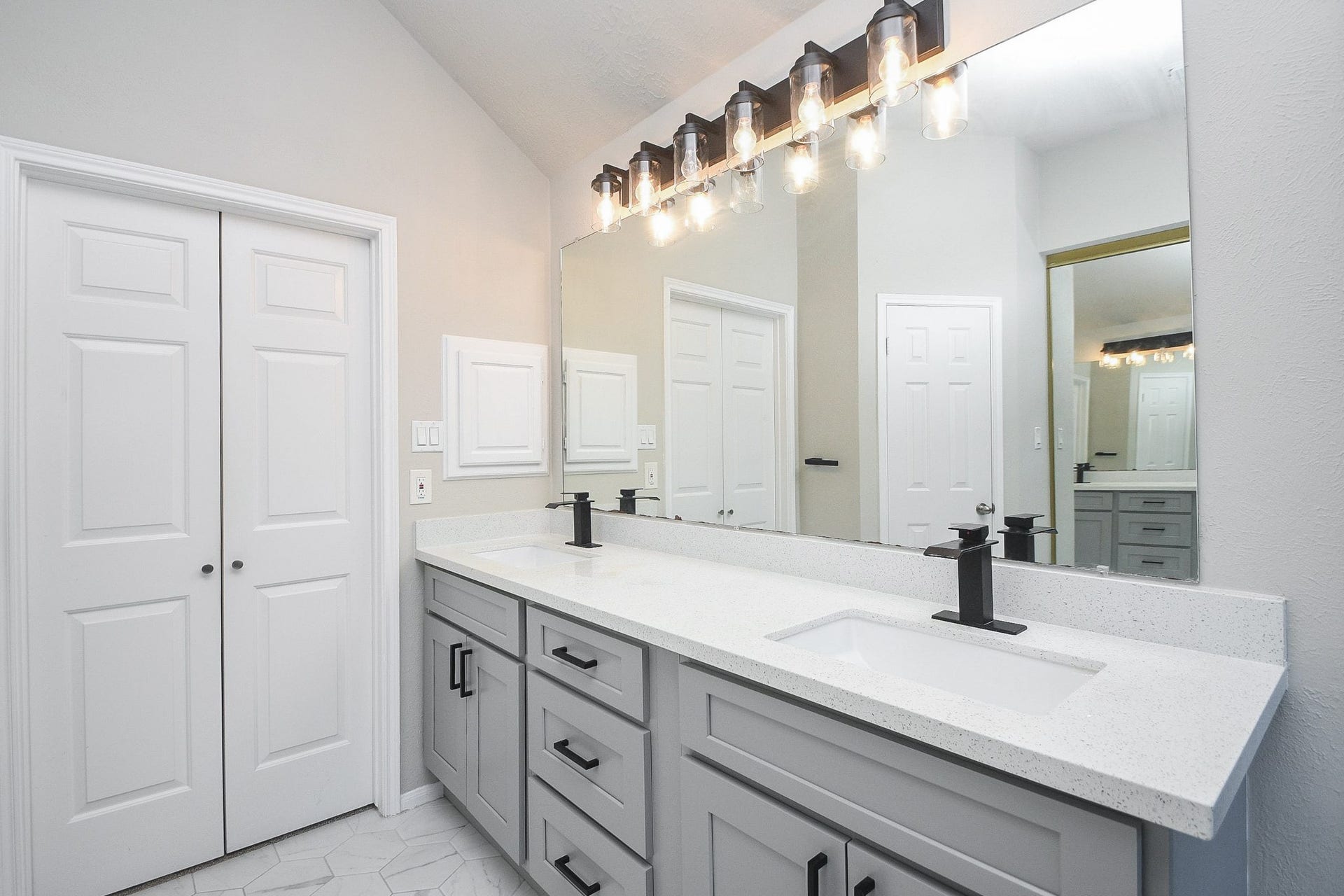 18622 Islandbreeze Drive, Spring, TX 77379 This primary bathroom is a a dream.