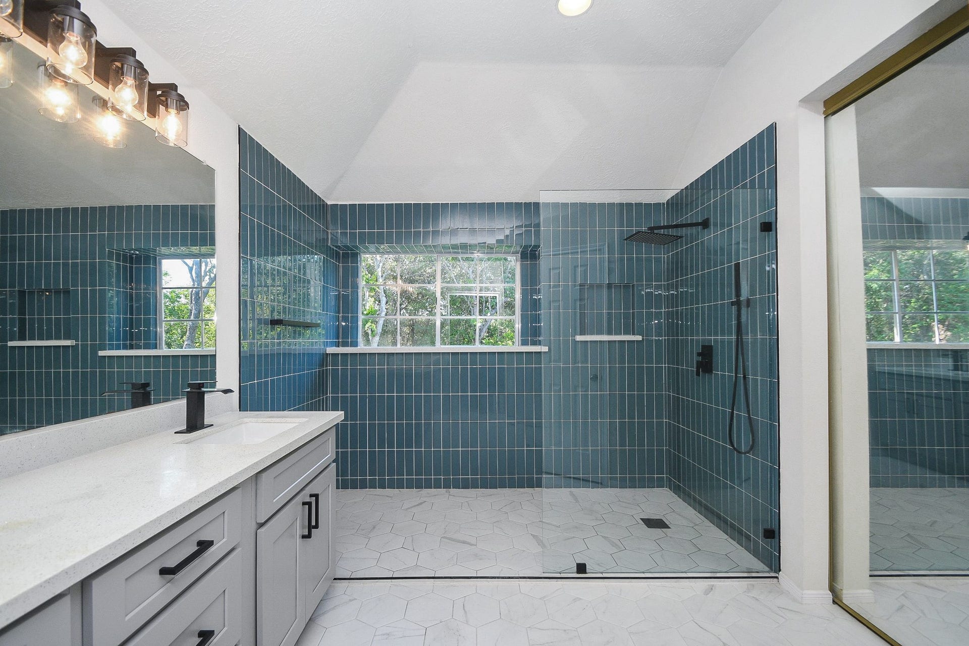 18622 Islandbreeze Drive, Spring, TX 77379 This is not virtually staged. You are seeing this awesome large shower in the Primary Bath!