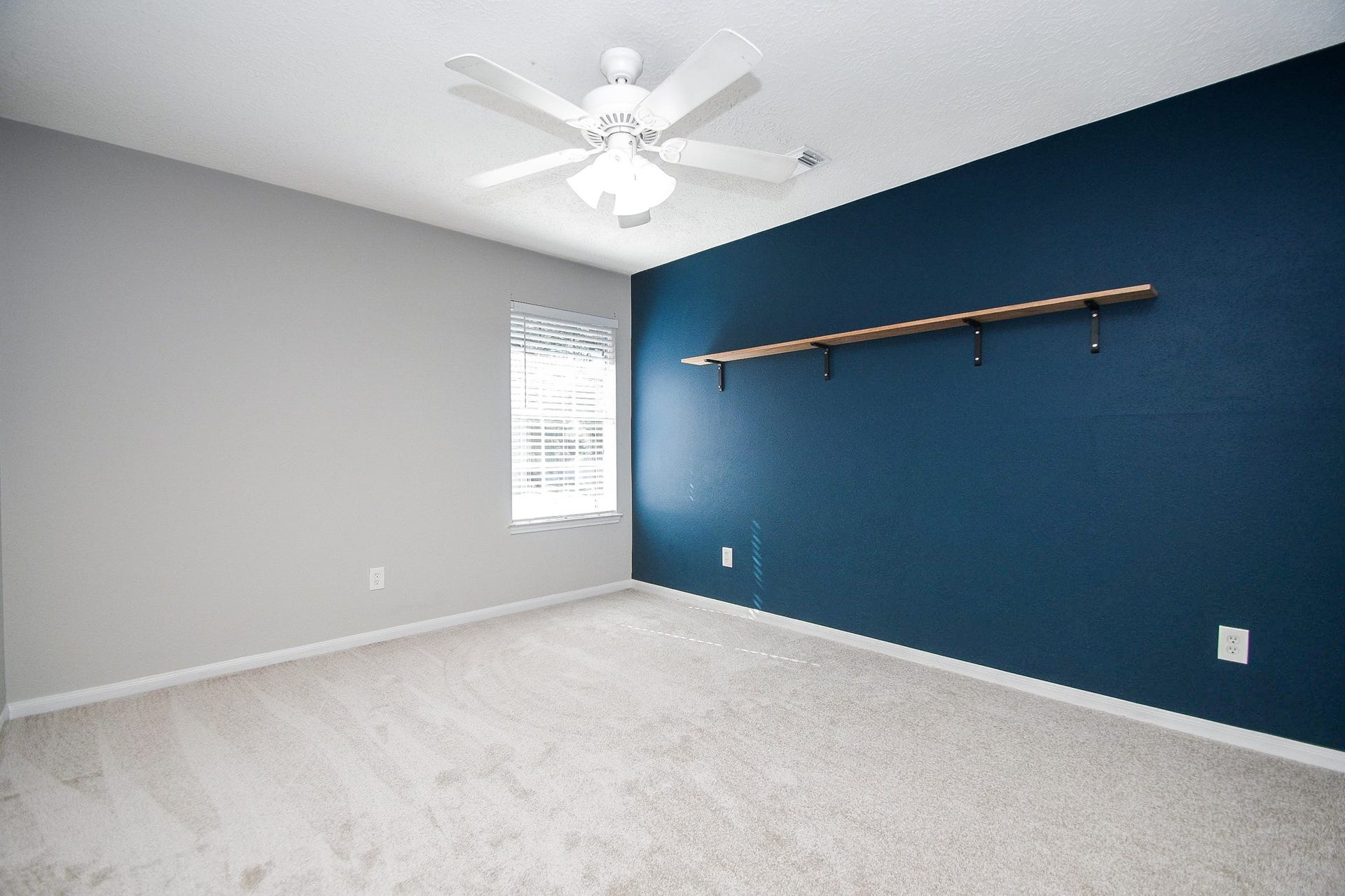 18622 Islandbreeze Drive, Spring, TX 77379 Another secondary good sized bedroom.