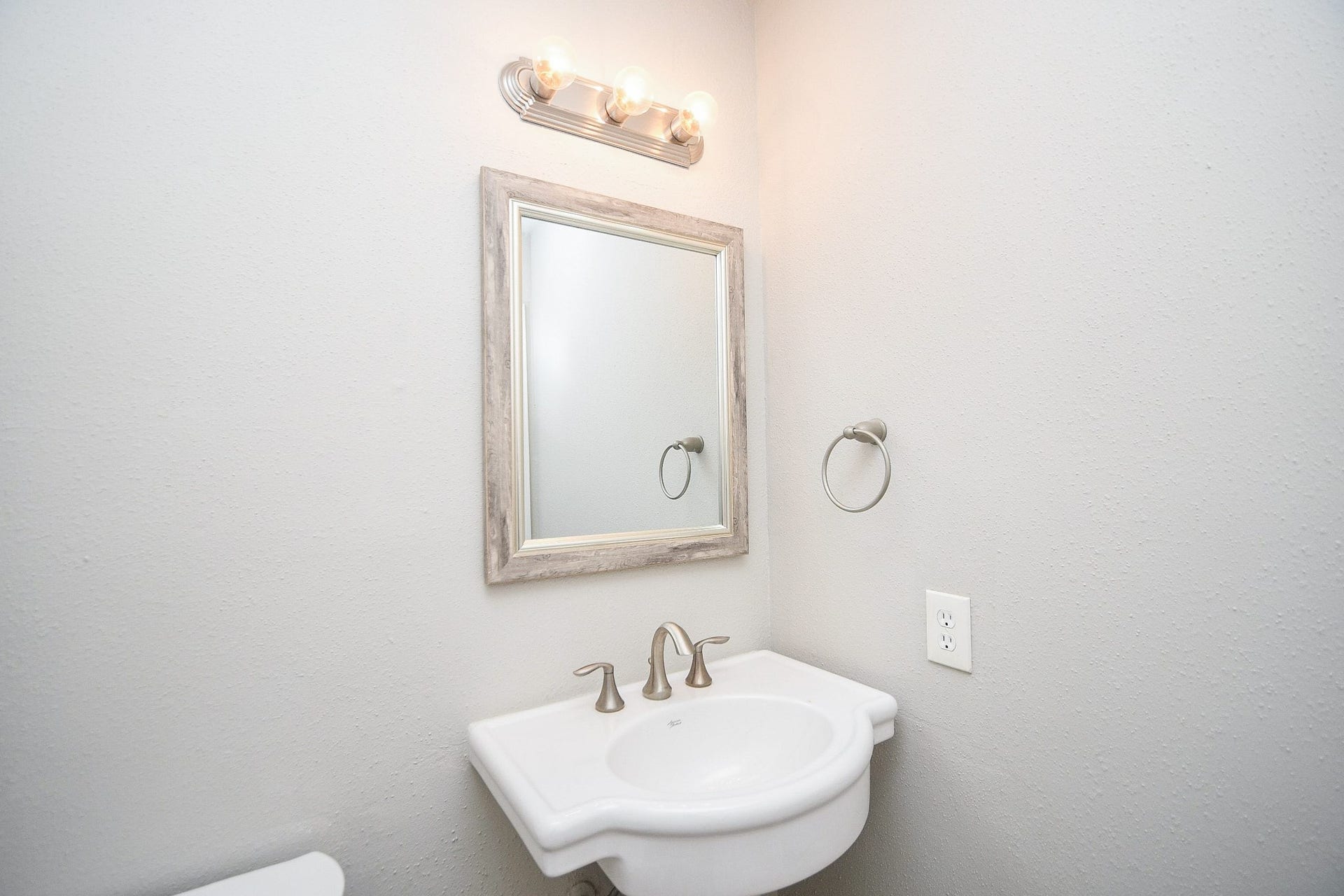 18622 Islandbreeze Drive, Spring, TX 77379 downstairs half bath