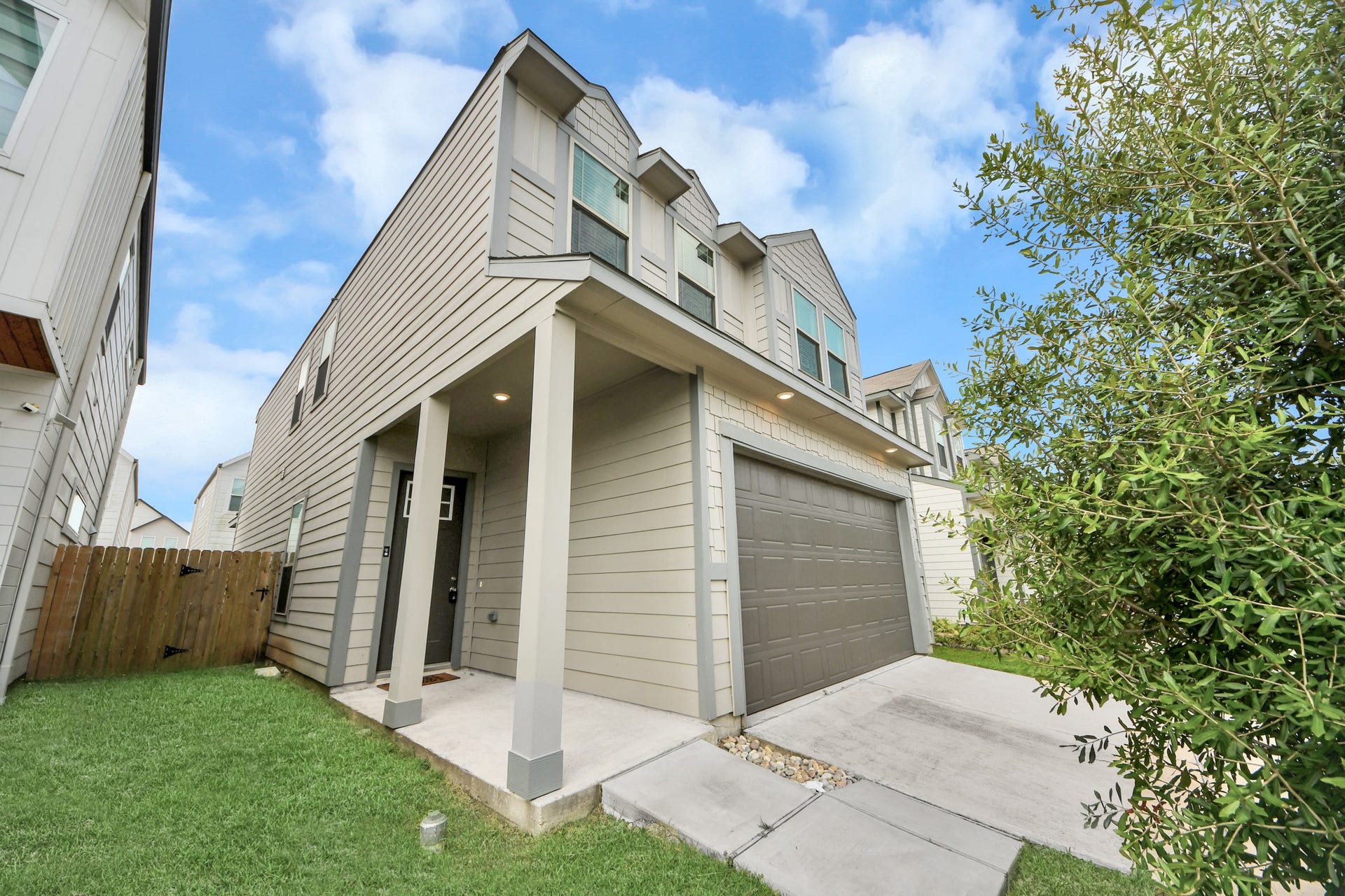 4423 Santorini Lane, Houston, TX 77045