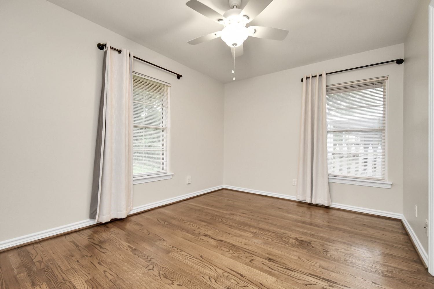 2314 Lamonte Lane, Houston, TX 77018 Bedroom 1