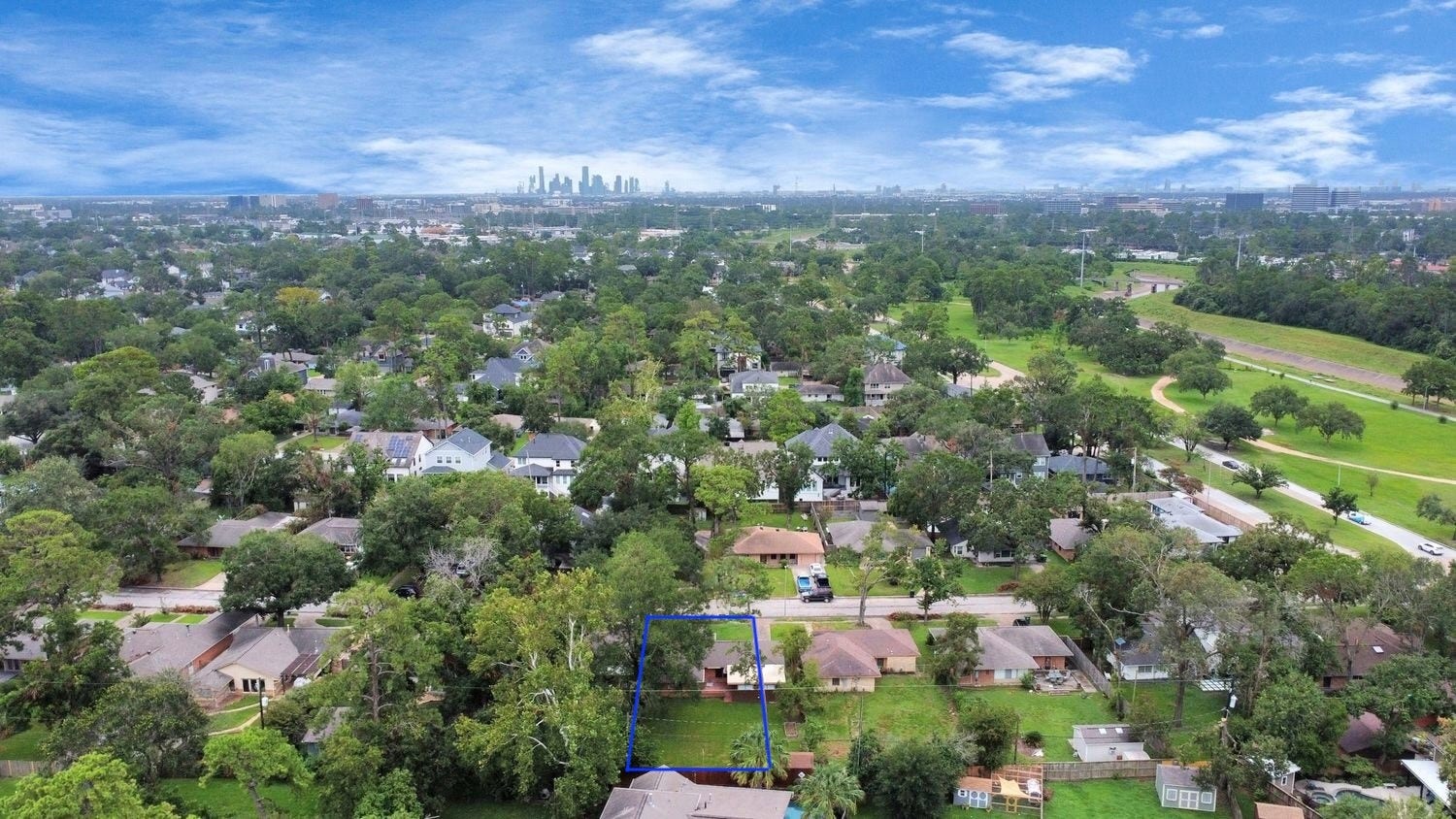 2314 Lamonte Lane, Houston, TX 77018 South facing of downtown Houston