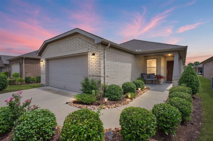 Property photo for 418 Thistle Thorn Drive, The Woodlands, TX