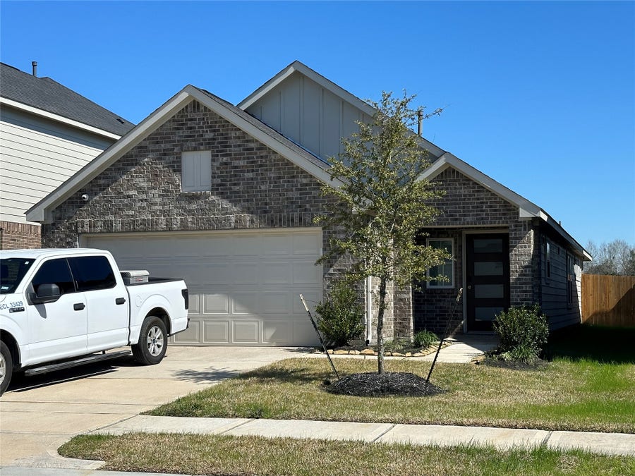 Property photo for 15515 Sailpoint Lane, Houston, TX