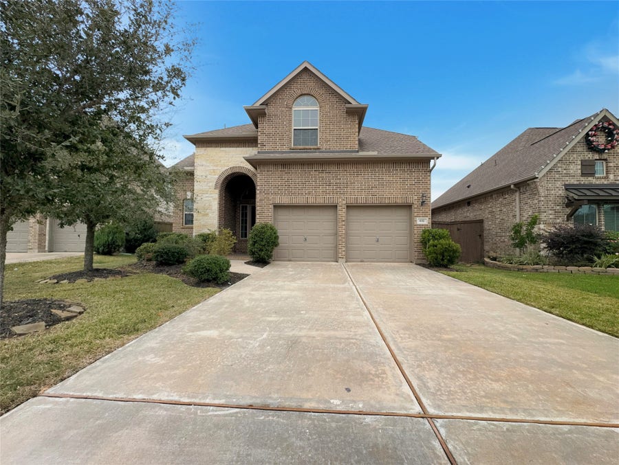 Property photo for 632 Kickapoo Court, Webster, TX