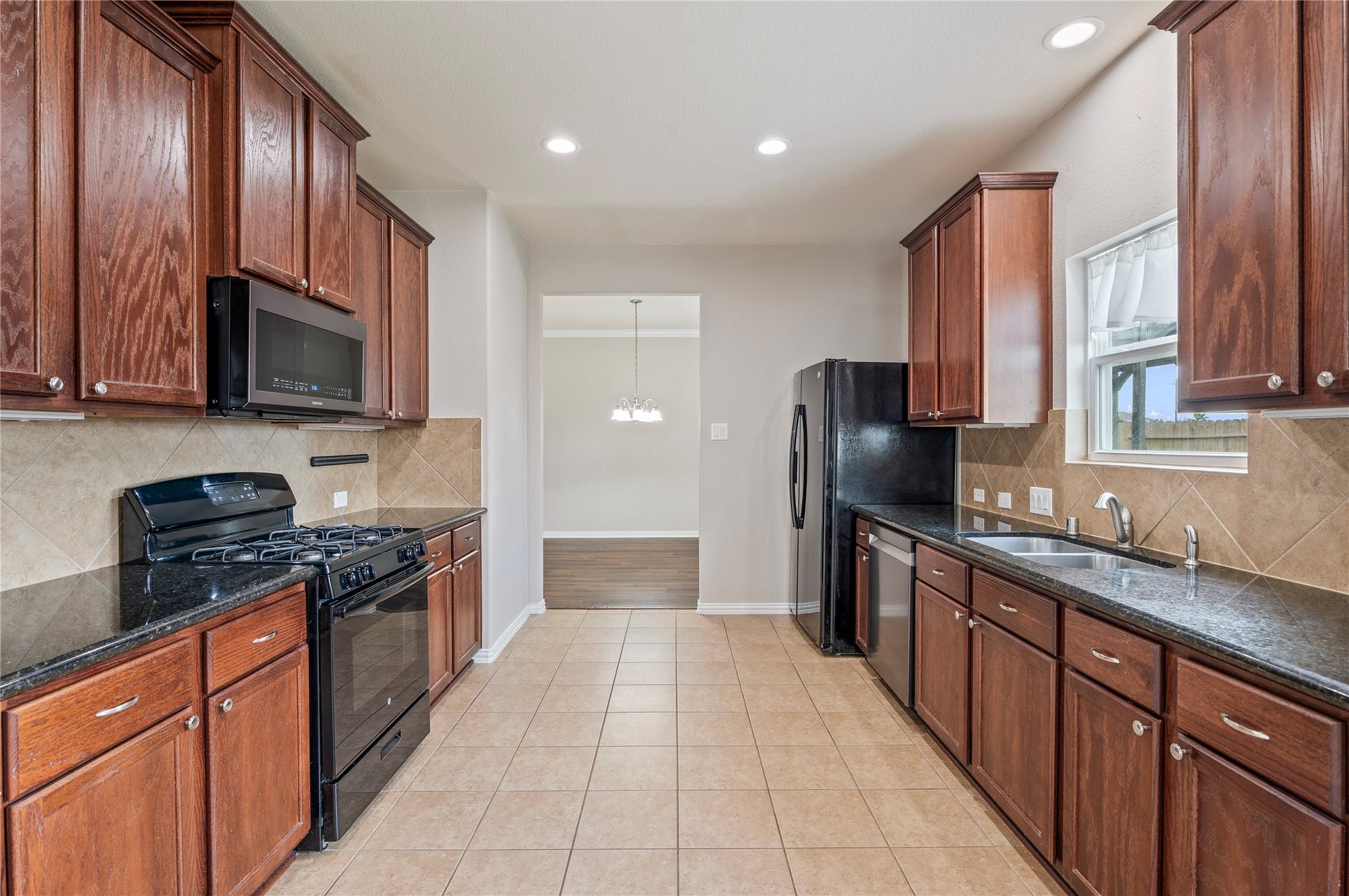 512 Forest Village Circle, La Marque, TX 77568 512 Forest Village Circle, La Marque, TX 77568