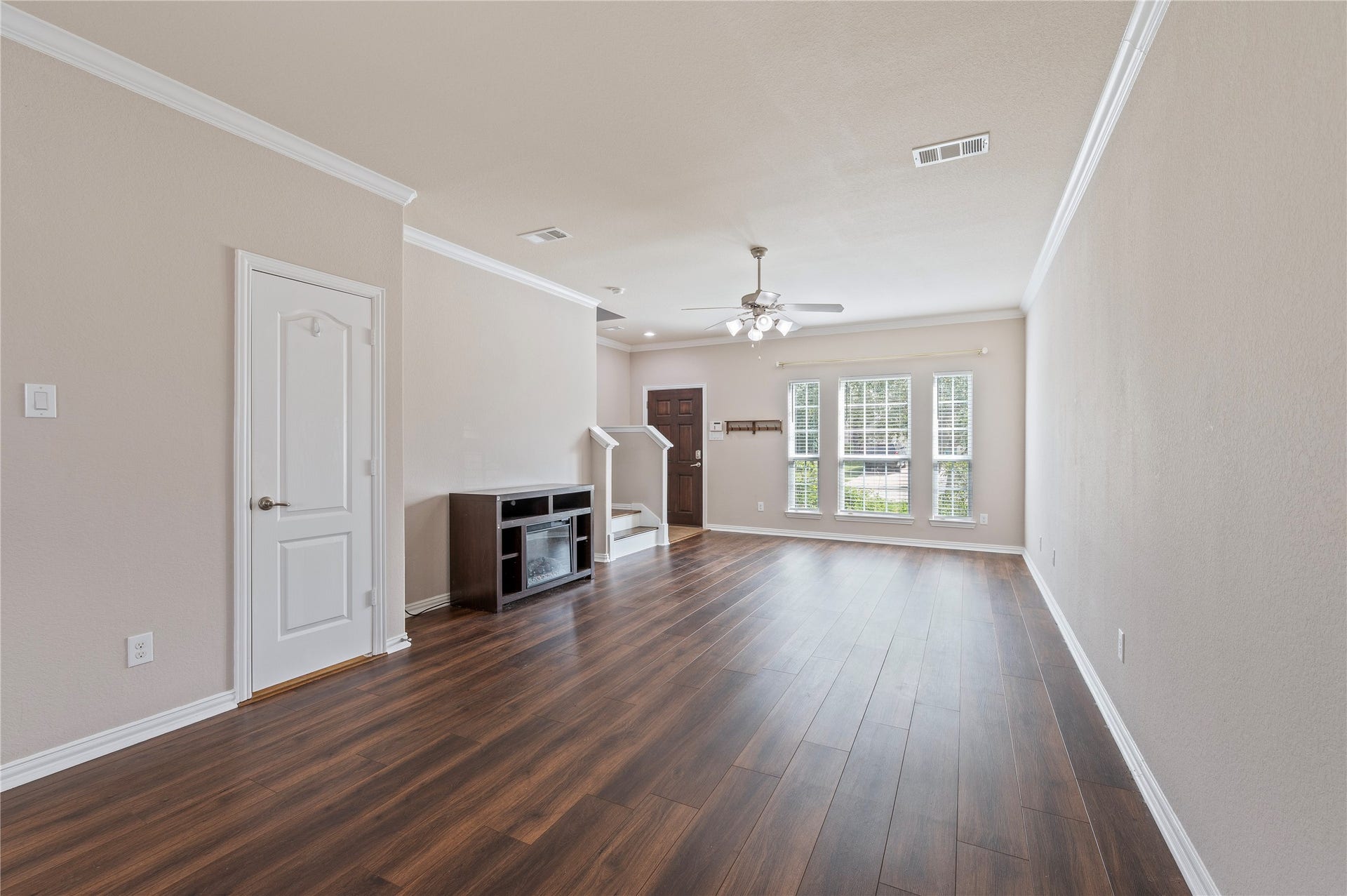 512 Forest Village Circle, La Marque, TX 77568 512 Forest Village Circle, La Marque, TX 77568
