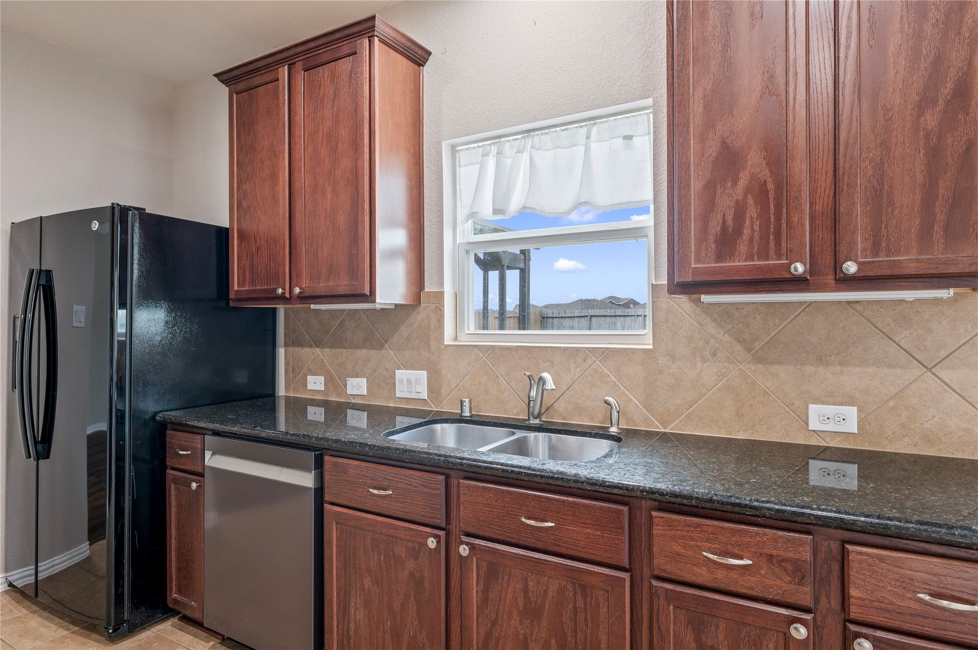 512 Forest Village Circle, La Marque, TX 77568 512 Forest Village Circle, La Marque, TX 77568