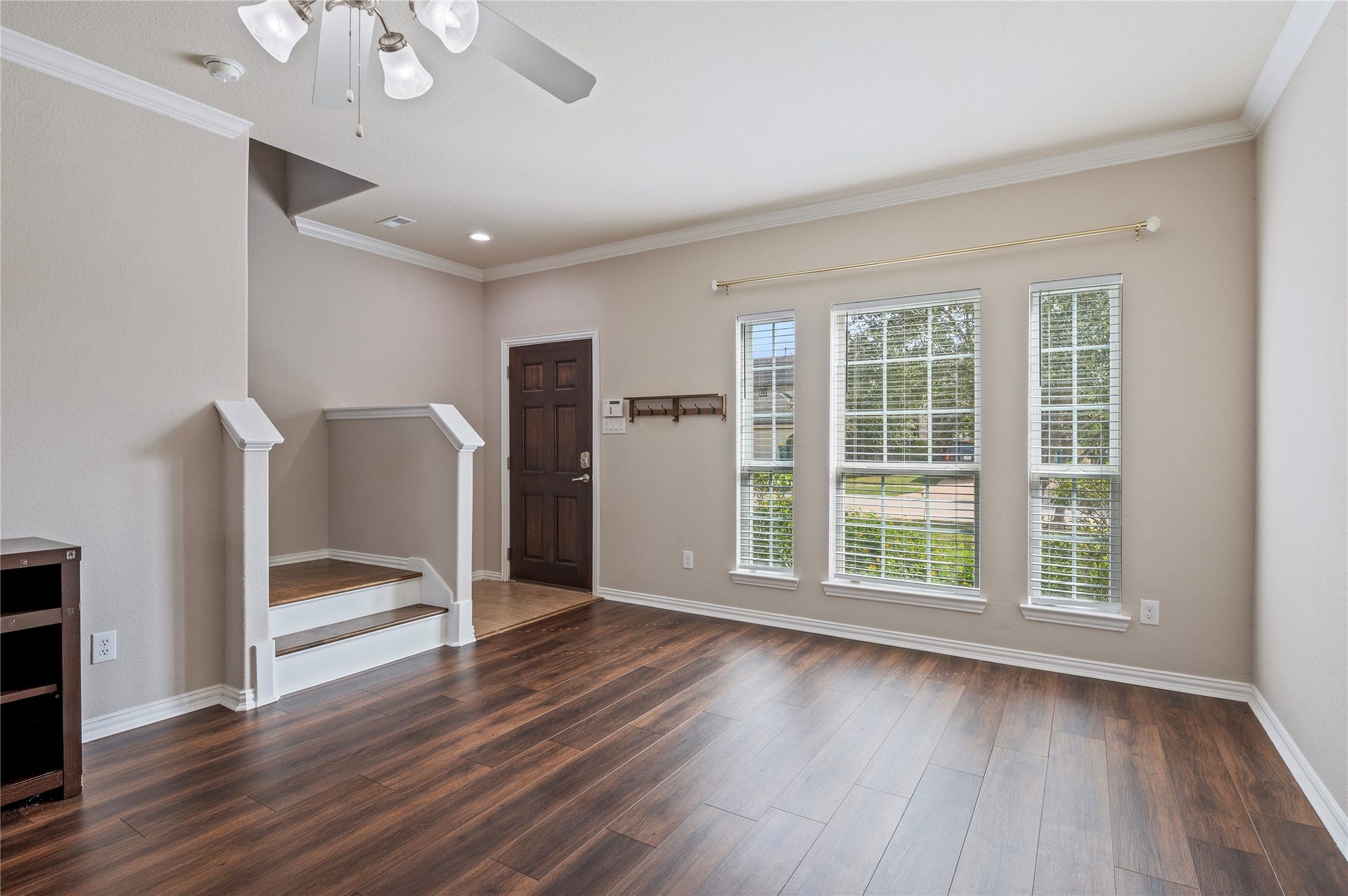 512 Forest Village Circle, La Marque, TX 77568 512 Forest Village Circle, La Marque, TX 77568