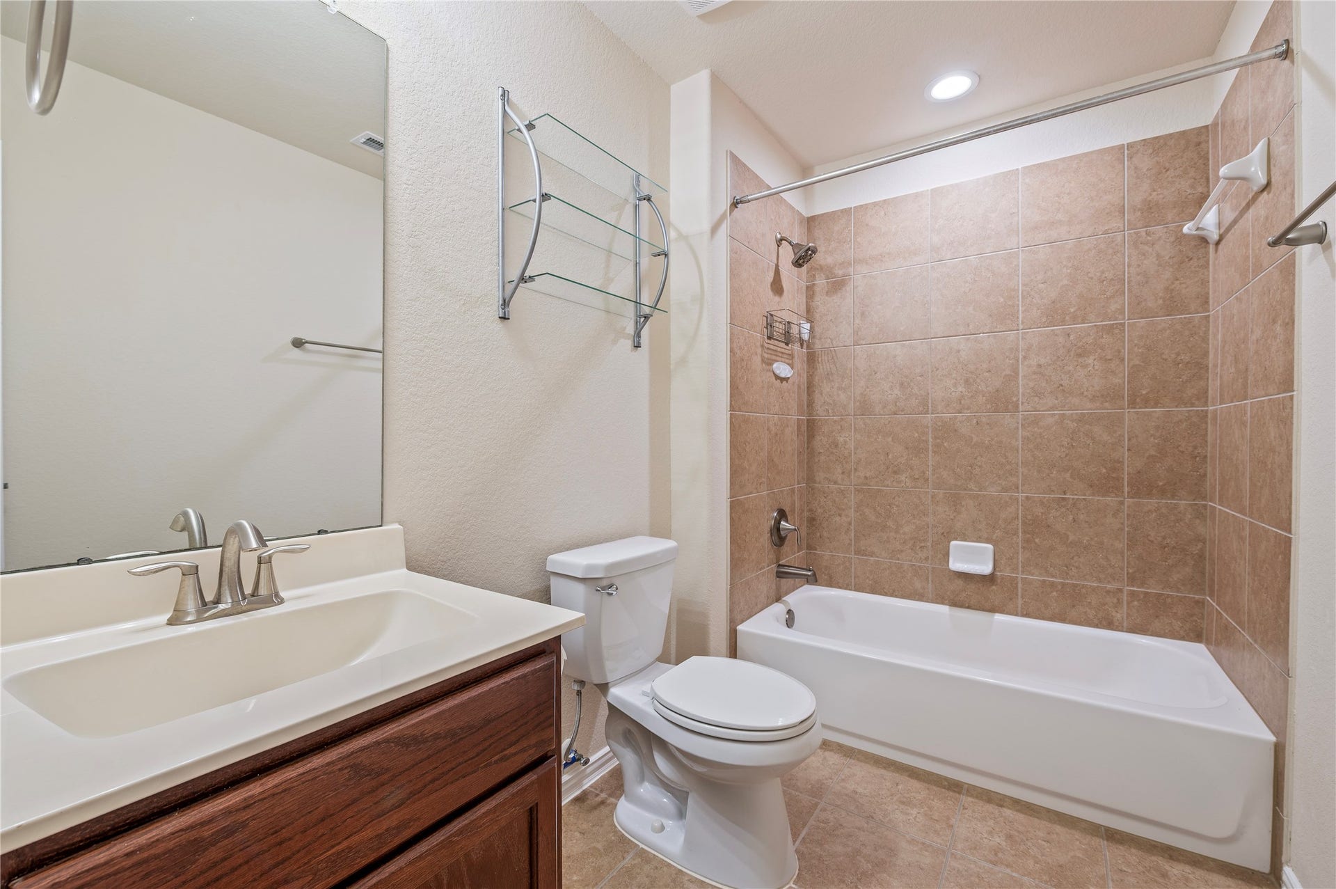 512 Forest Village Circle, La Marque, TX 77568 512 Forest Village Circle, La Marque, TX 77568