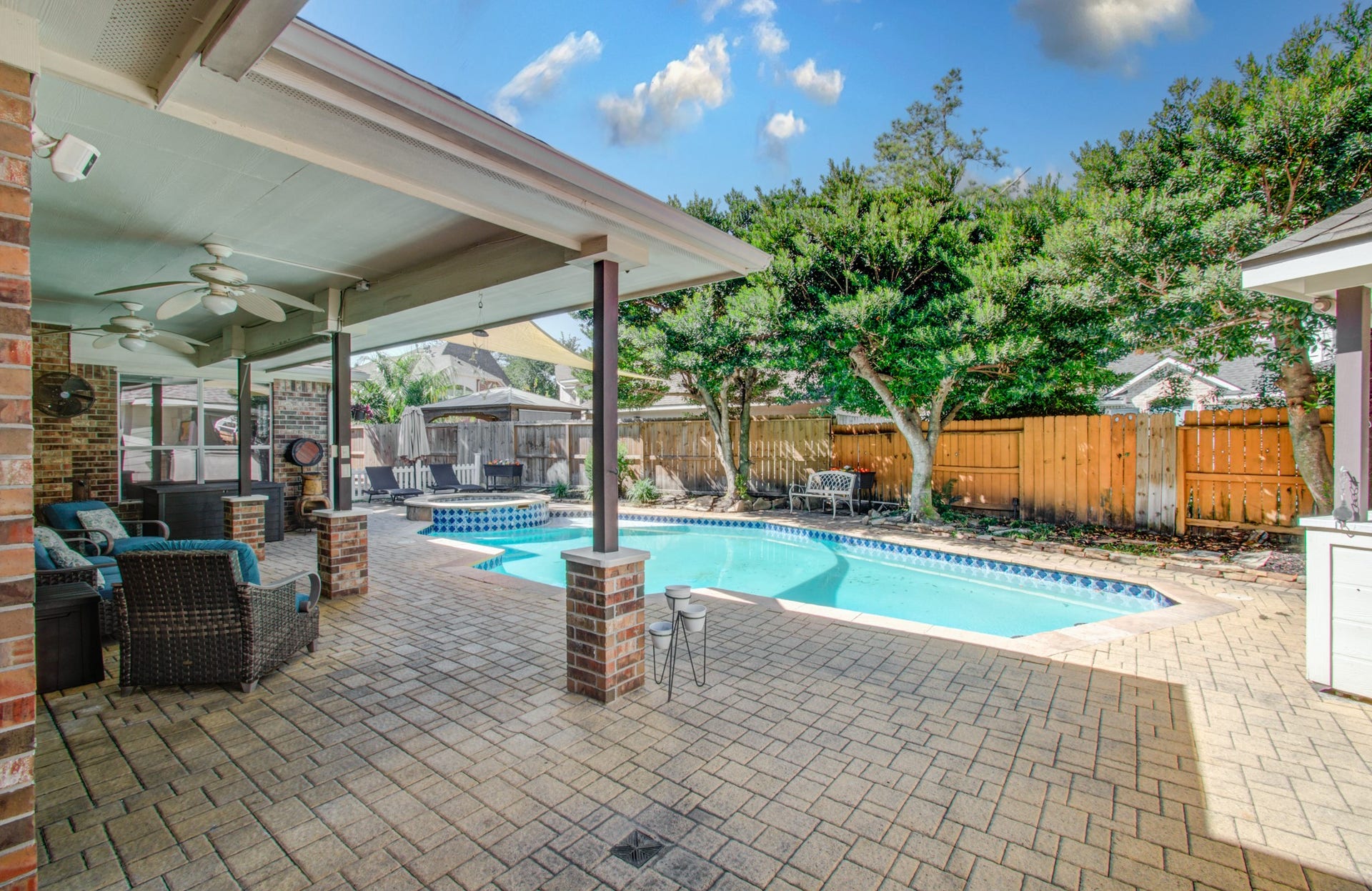 11 Saint Thomas Court, Houston, TX 77070 11 Saint Thomas Court, Houston, TX 77070