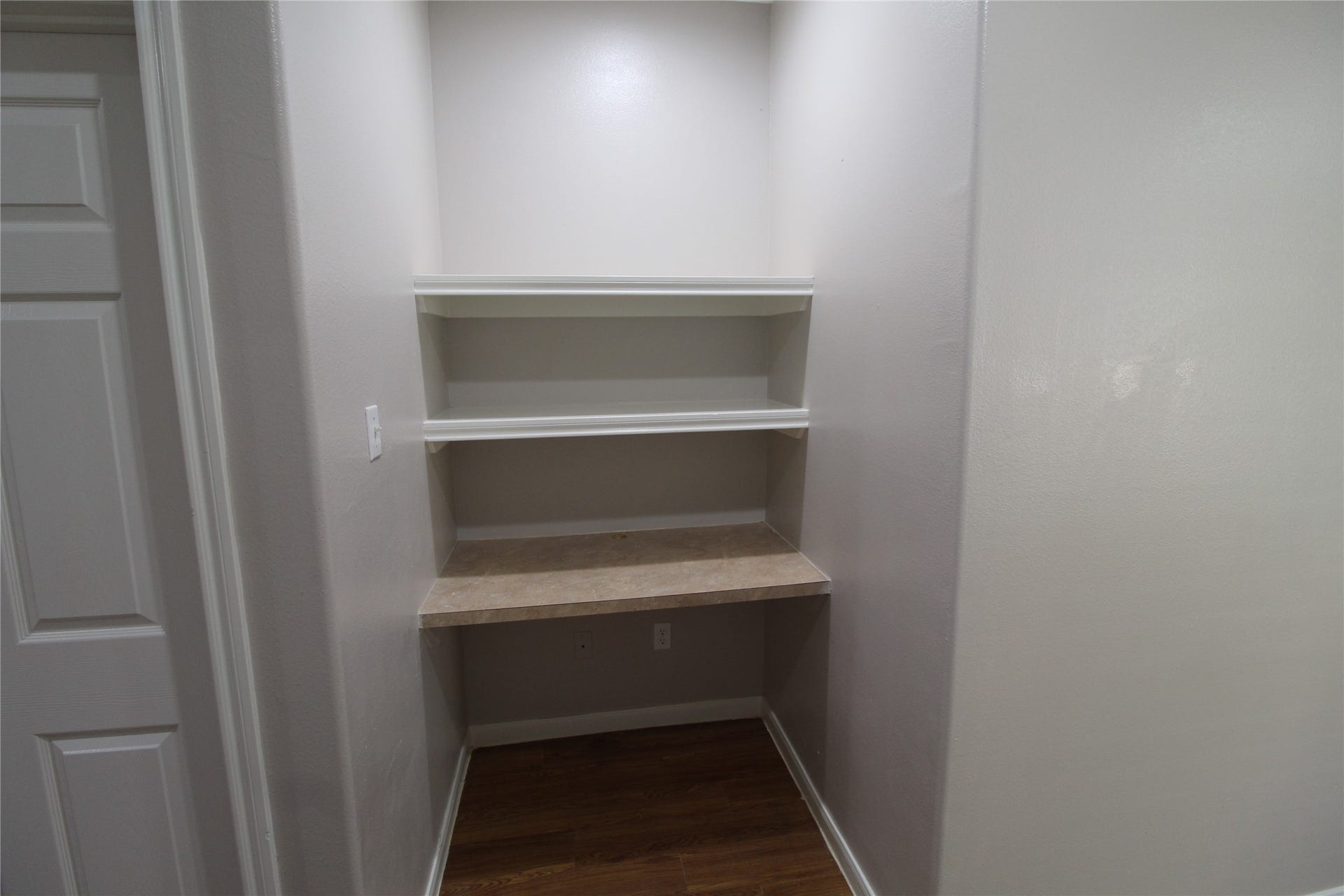 7816 Comal Street, #B, Houston, TX 77051 Study nook