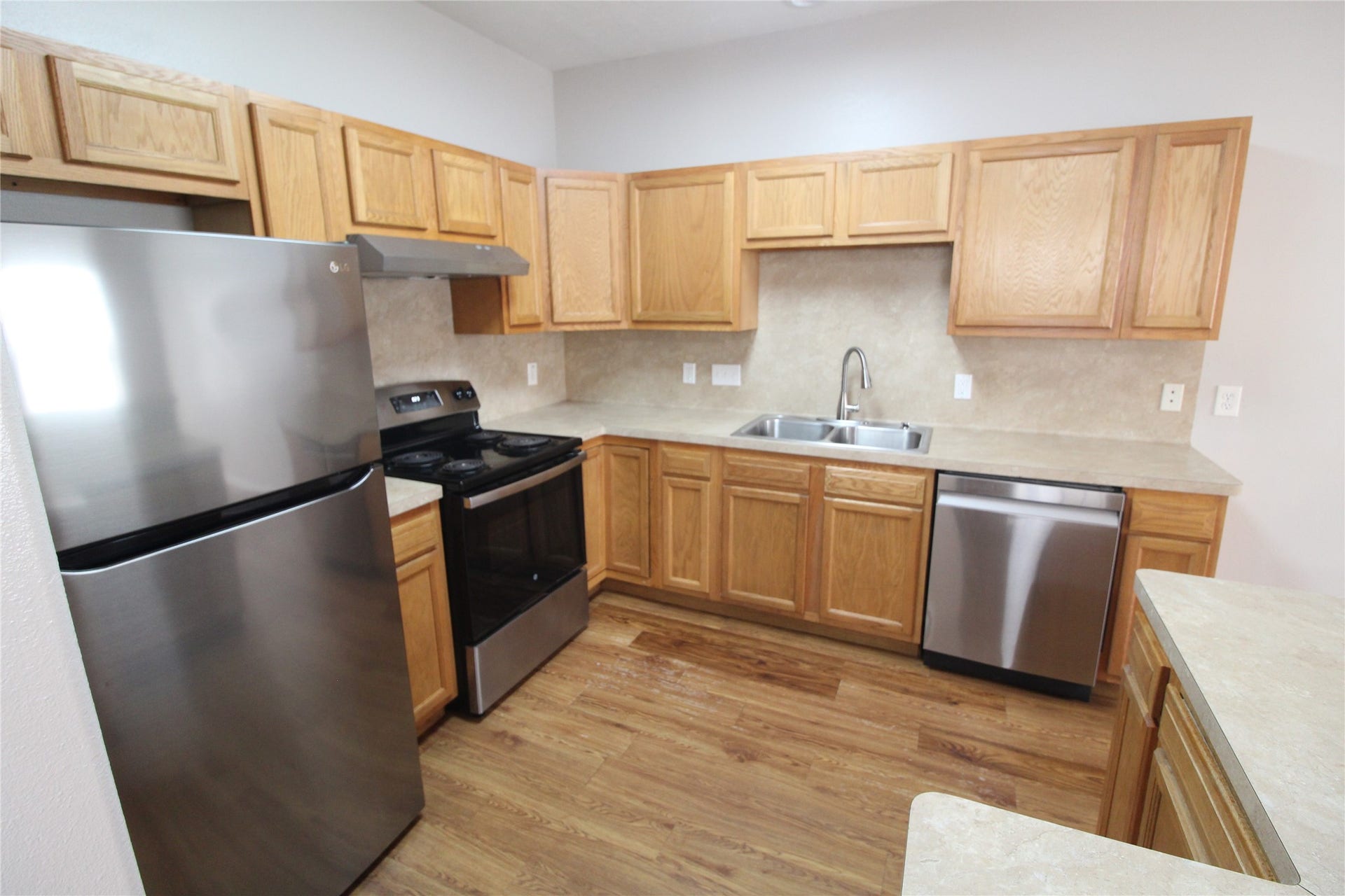 7816 Comal Street, #B, Houston, TX 77051 Kitchen