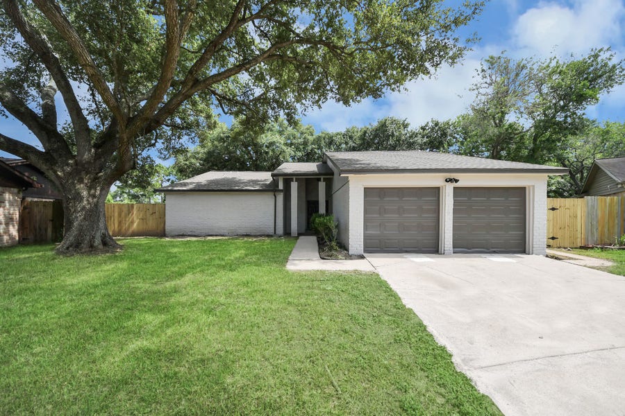 Property photo for 1019 Summers Drive, Missouri City, TX