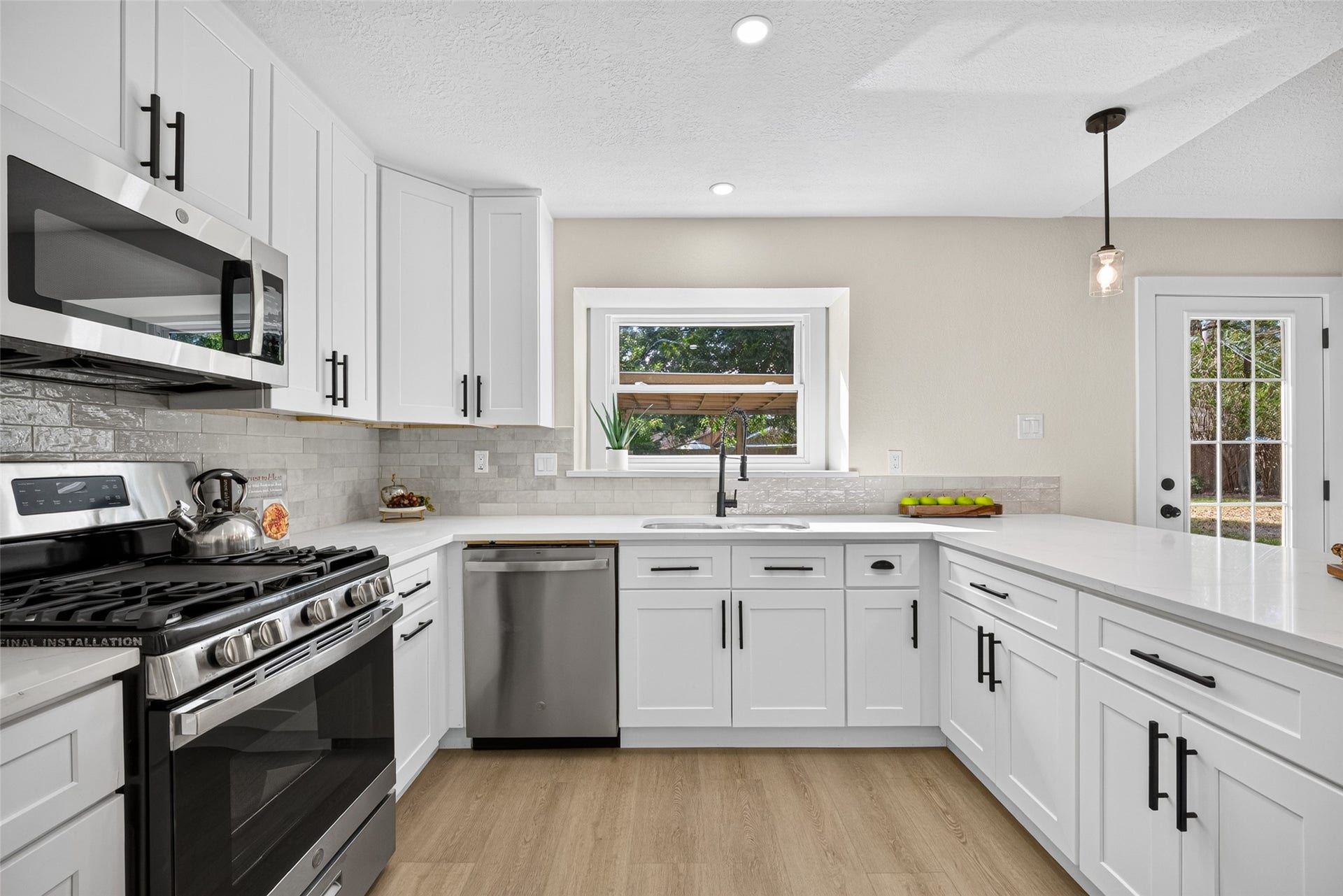 903 Chetwood Circle, League City, TX 77573 903 Chetwood Circle, League City, TX 77573