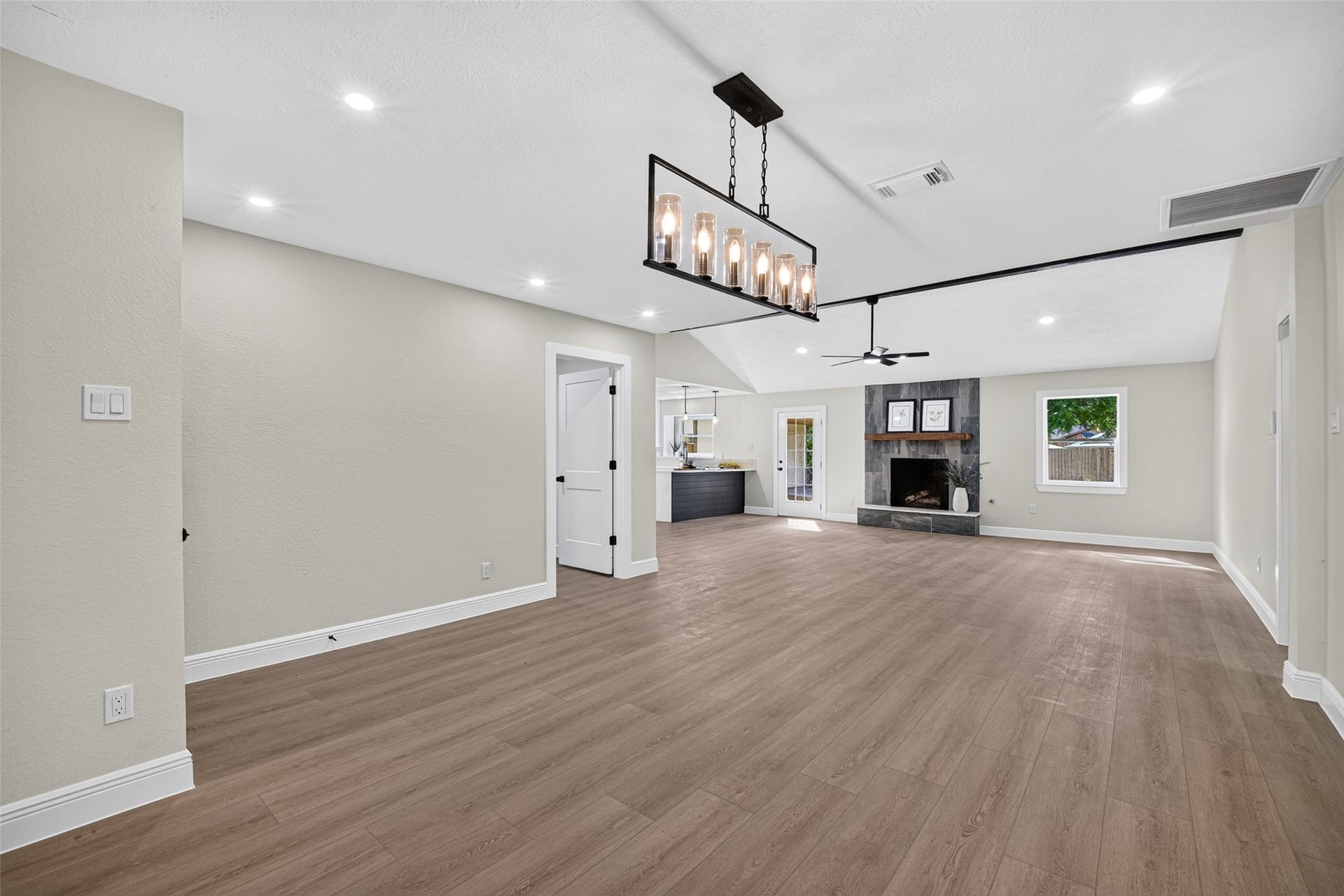 903 Chetwood Circle, League City, TX 77573 903 Chetwood Circle, League City, TX 77573