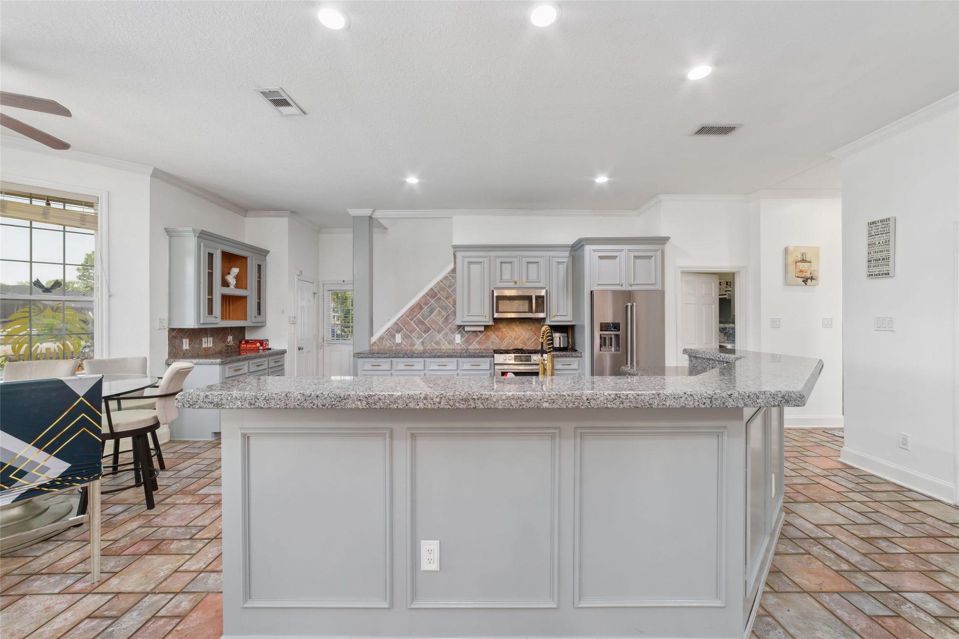 1513 County Road 149, Alvin, TX 77511