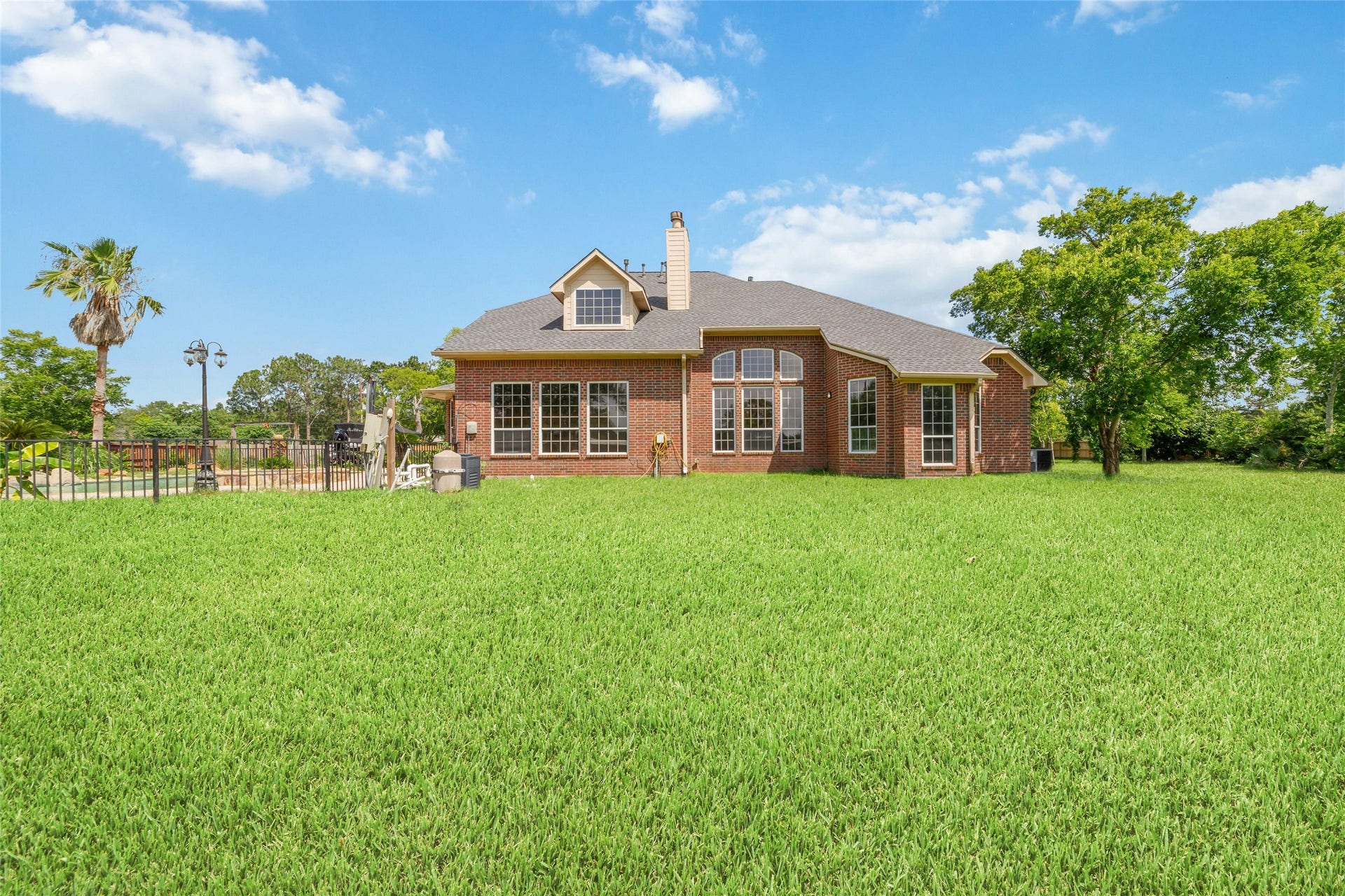 1513 County Road 149, Alvin, TX 77511