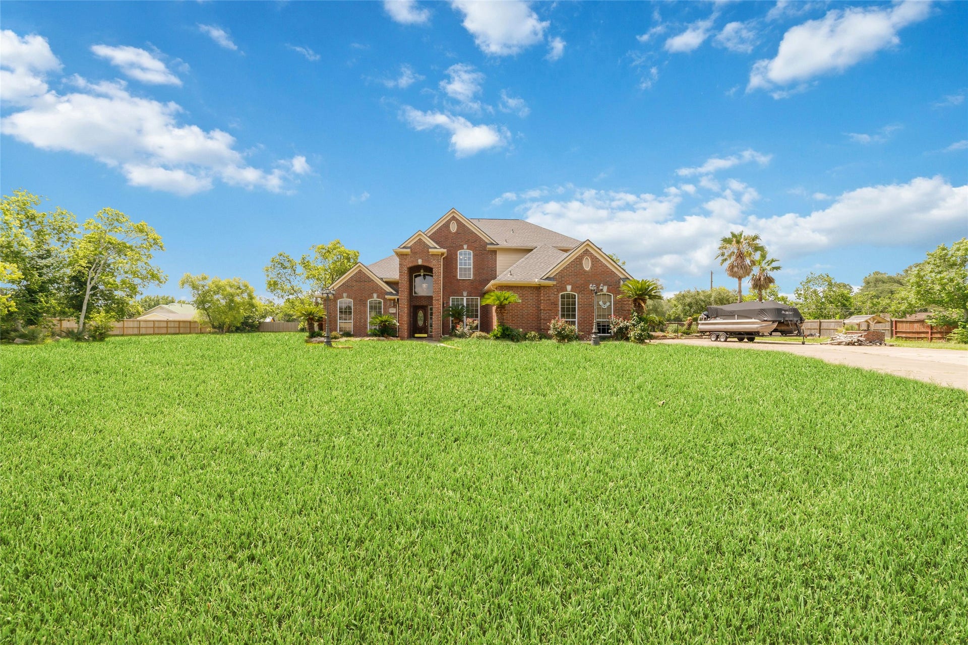 1513 County Road 149, Alvin, TX 77511