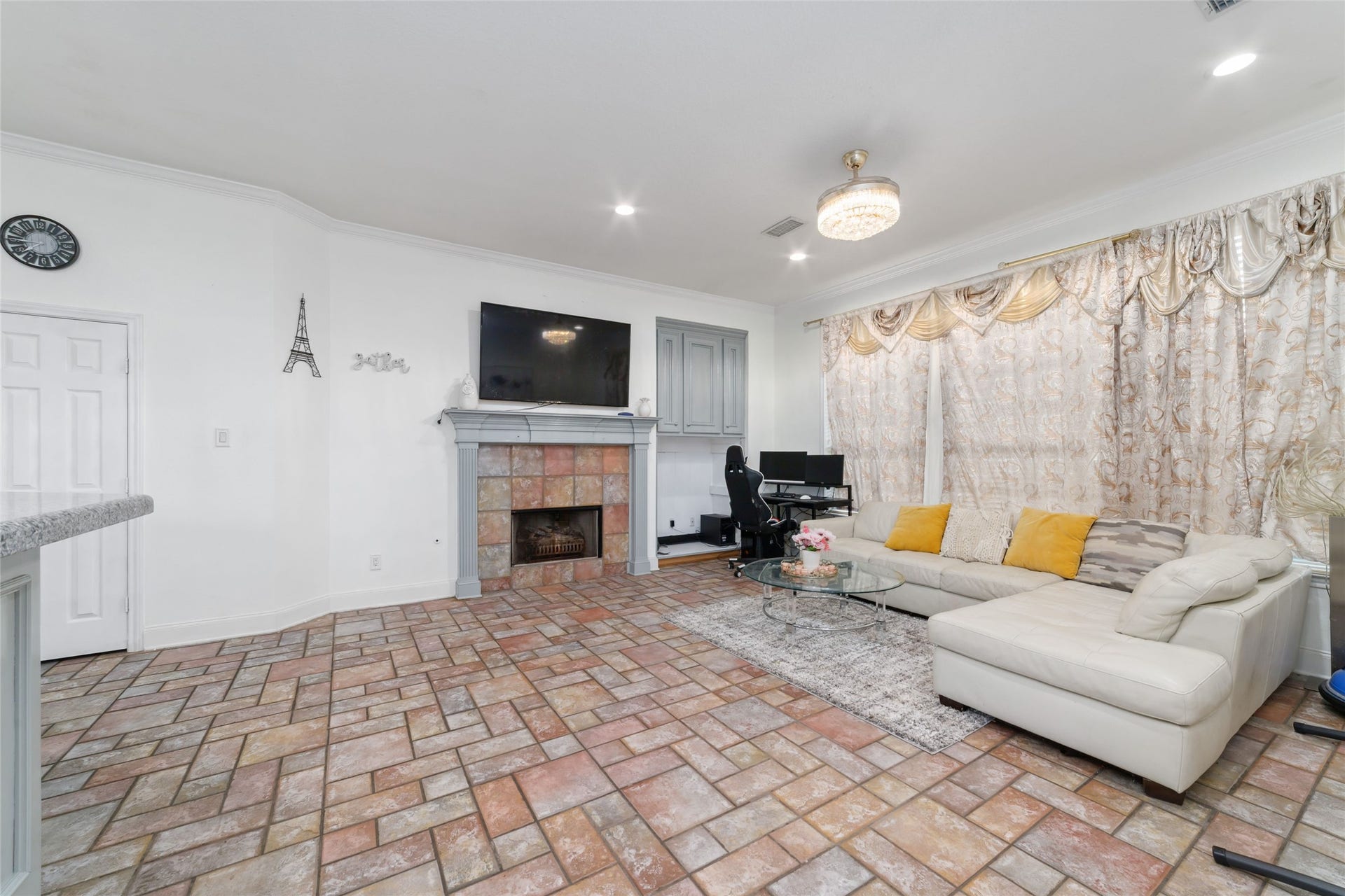 1513 County Road 149, Alvin, TX 77511